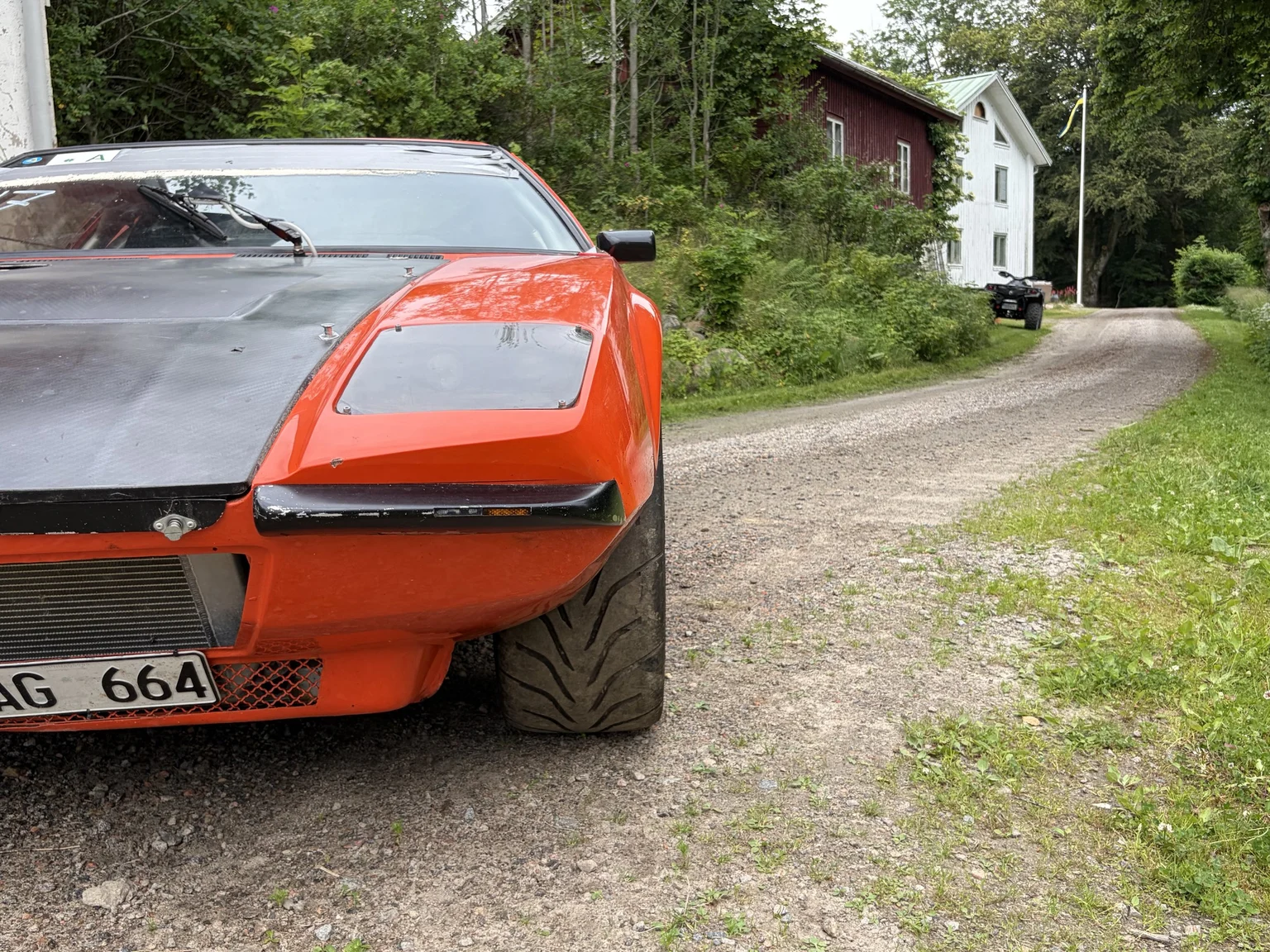 Exteriörbild på 1972 De Tomaso Pantera LS Restomod (25)