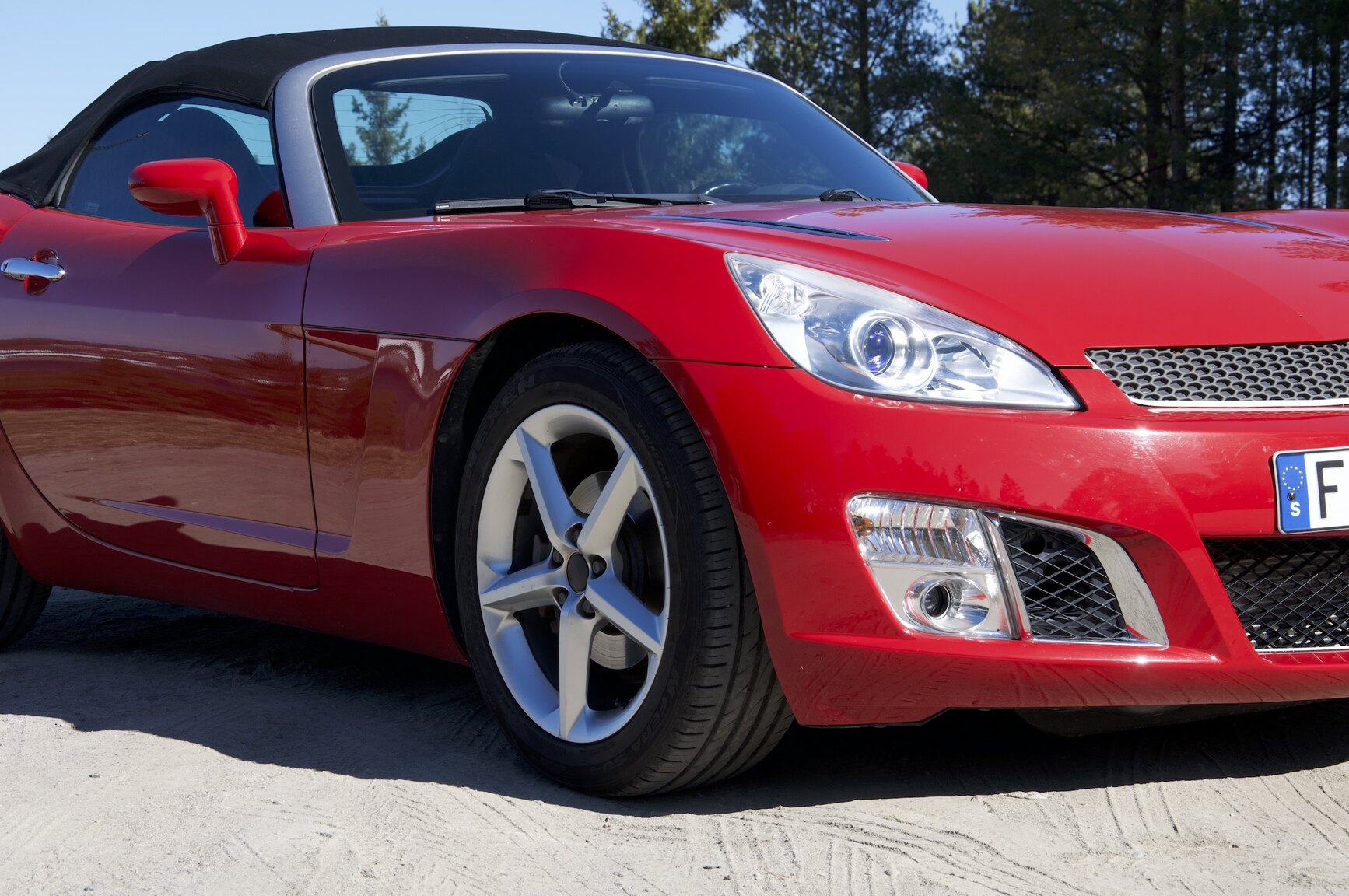 Exterior image of 2007 Opel GT 2.0 Turbo
