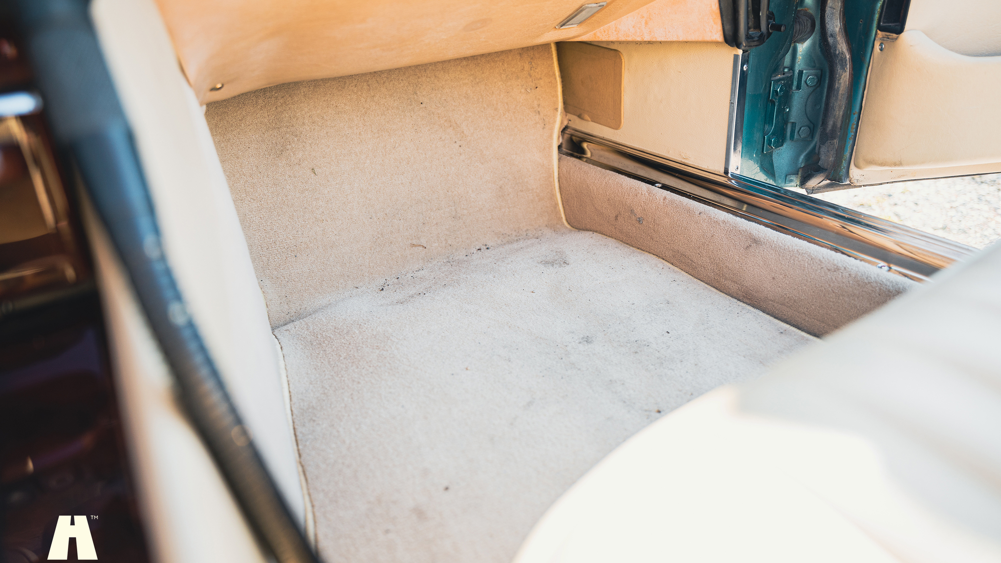 Innenraumfoto von 1985 Mercedes-Benz 380 SL