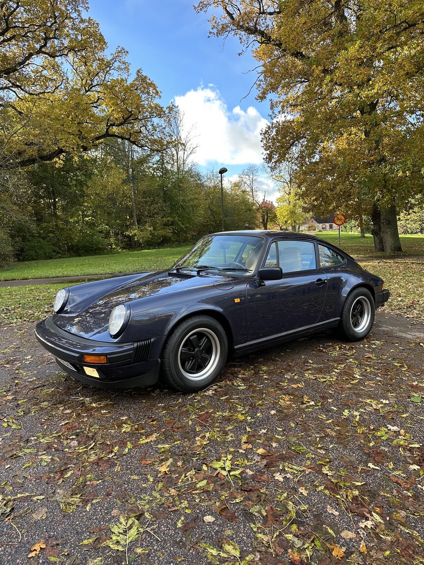 Exterior image of 1986 Porsche 911 Carrera 3.2