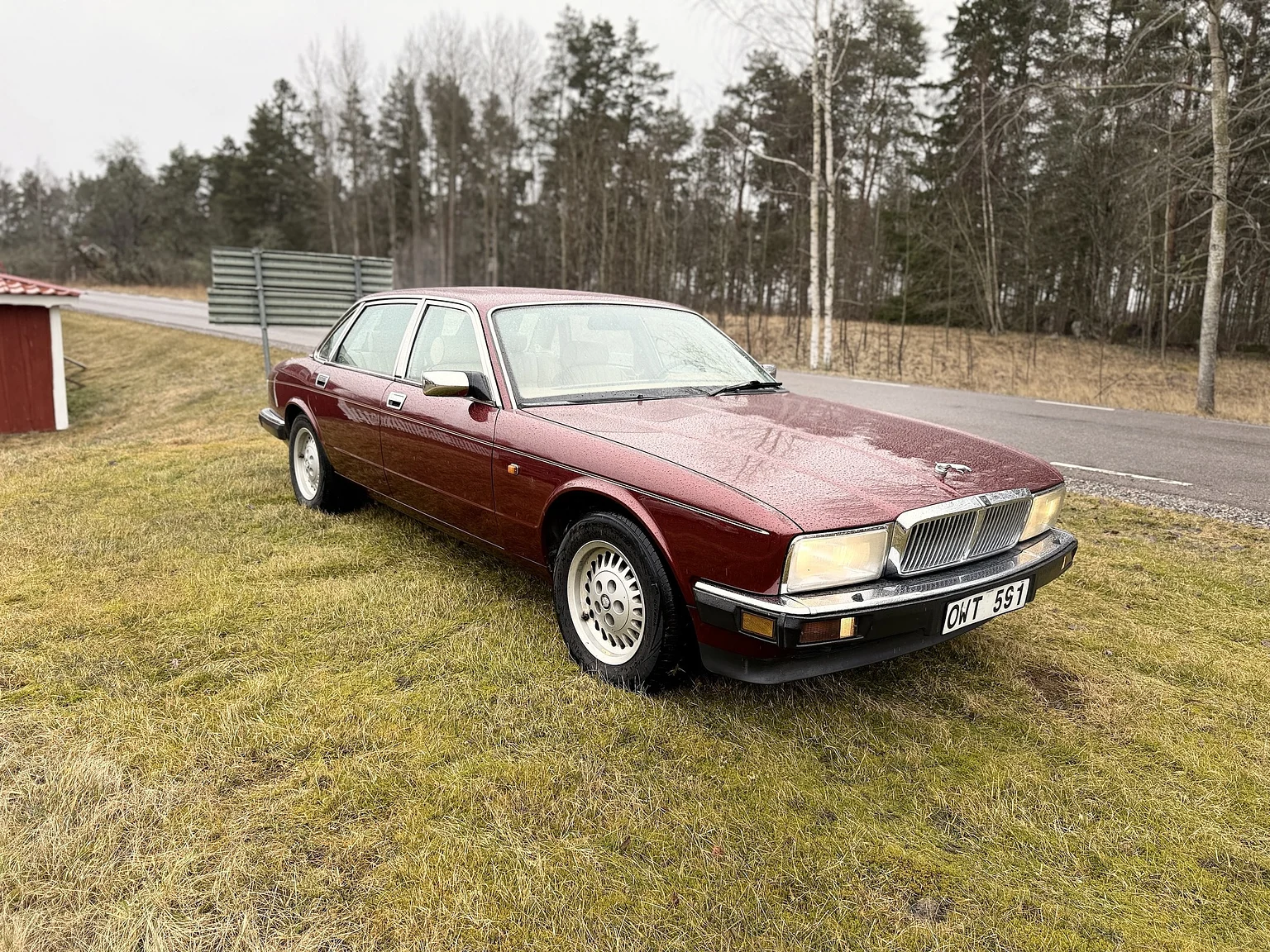 Exterior image of 1991 Jaguar XJ40 Sovereign (4)