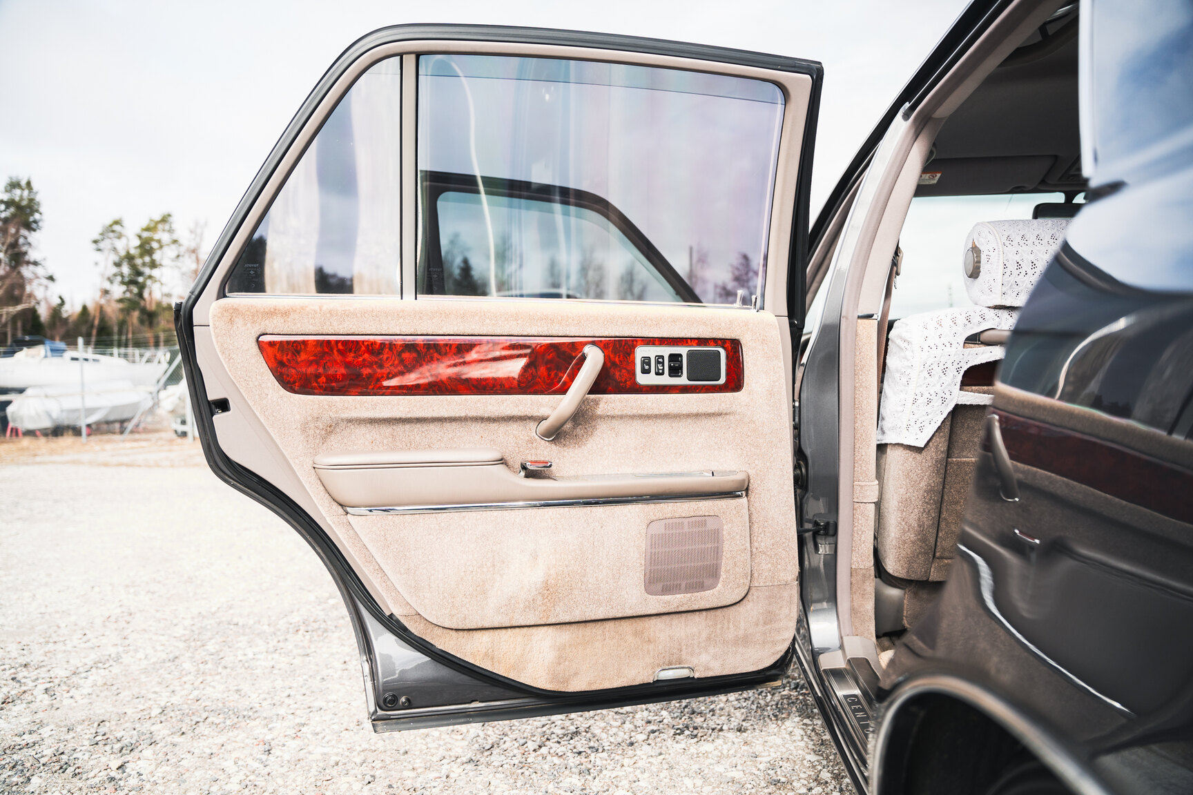 Interior image of 2000 Toyota Century
