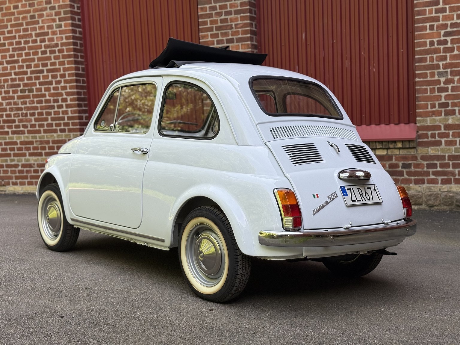 Exterior image of 1965 Fiat 500F