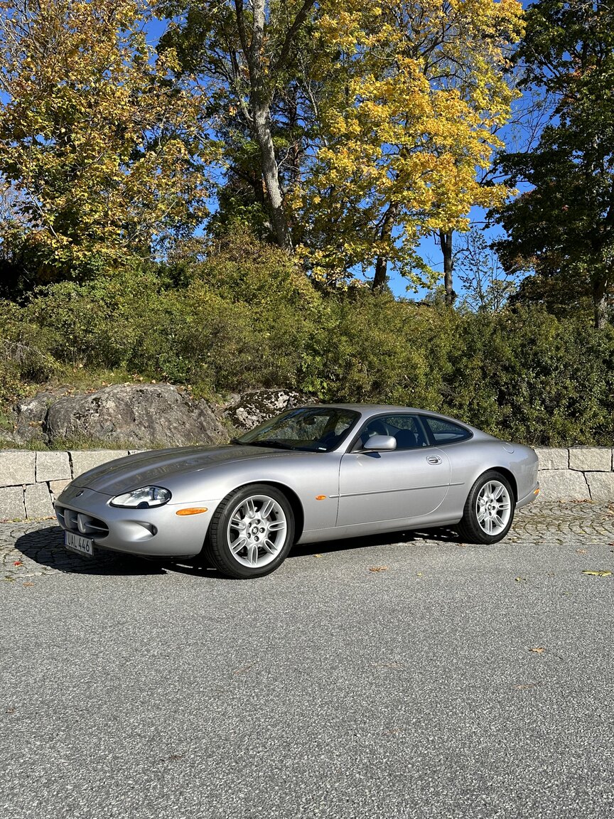 Exteriörbild på 2000 Jaguar XK 8