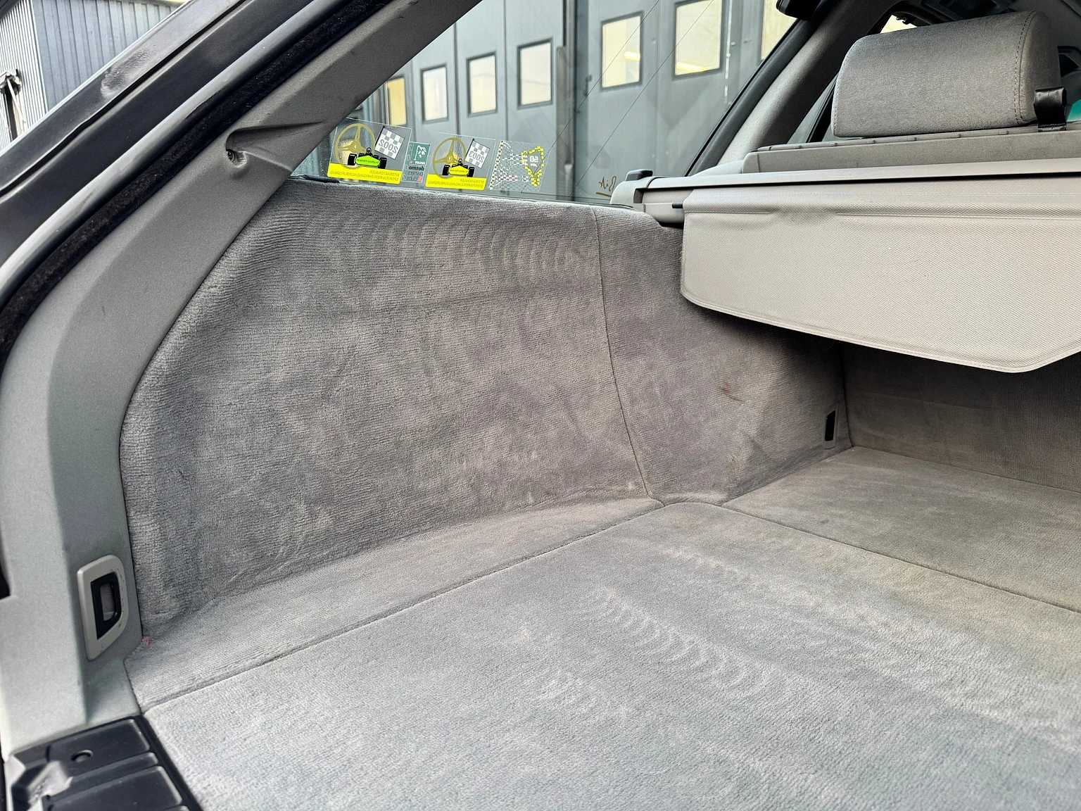 Innenraumfoto von 1993 BMW E34 M5 Touring  (81)