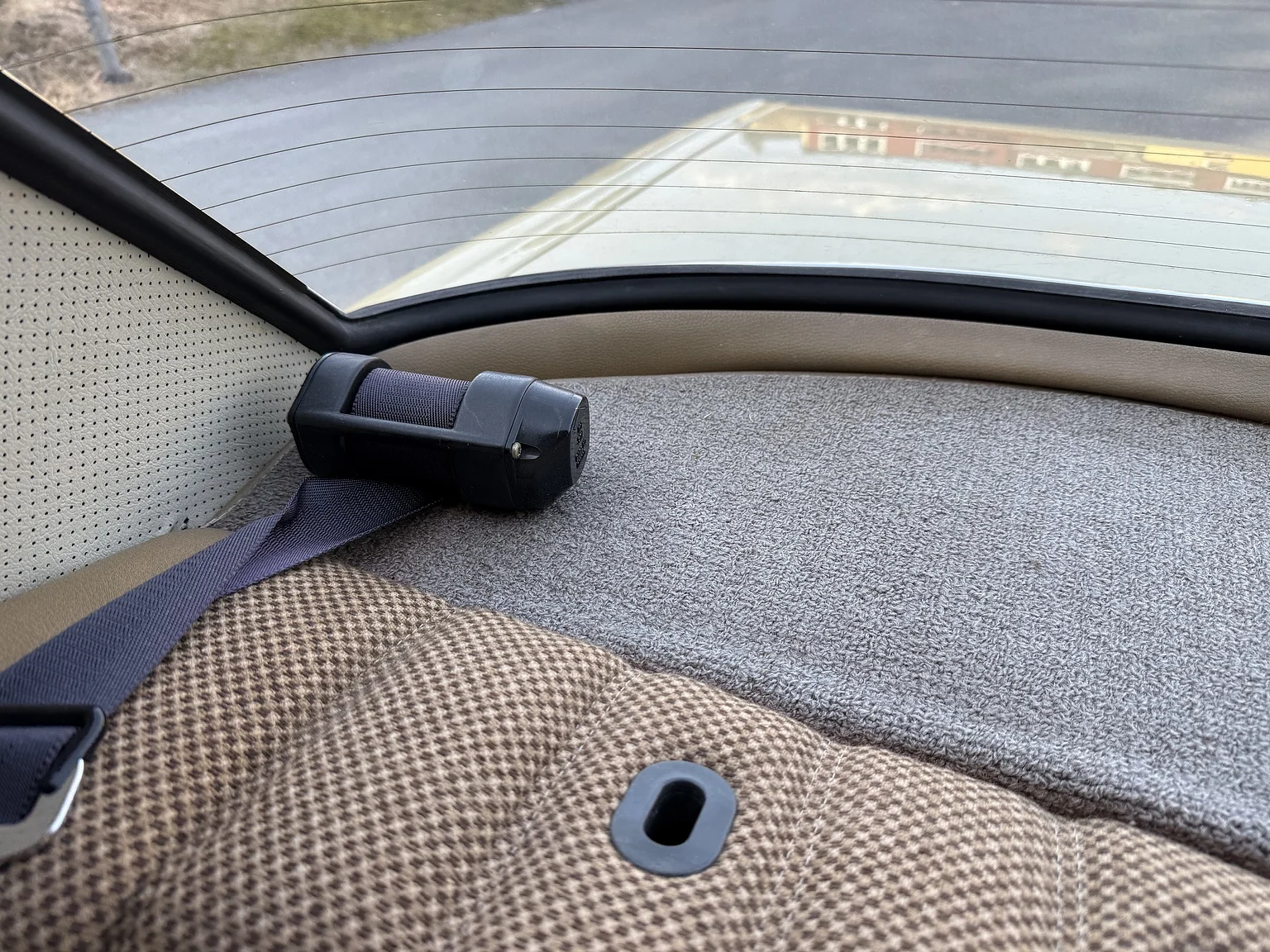 Innenraumfoto von 1974 Mercedes-Benz 230 Automatic (59)