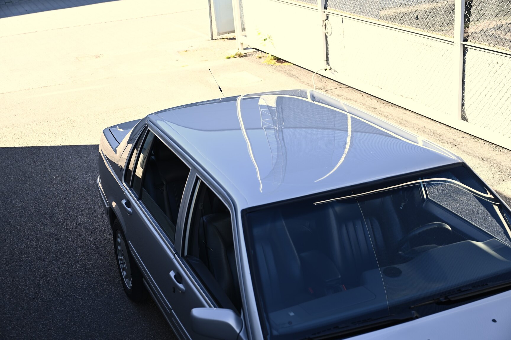 Exterior image of 1996 VOLVO 960 Executive