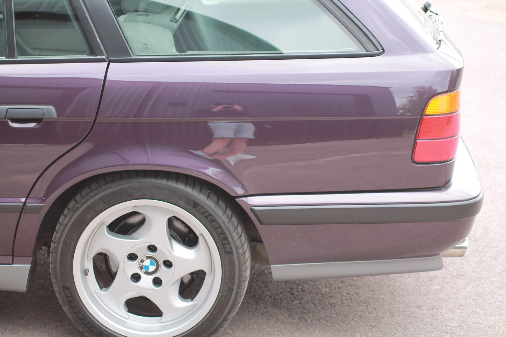 Exteriörbild på 1993 BMW M5 Touring 3.8 Manual (36)