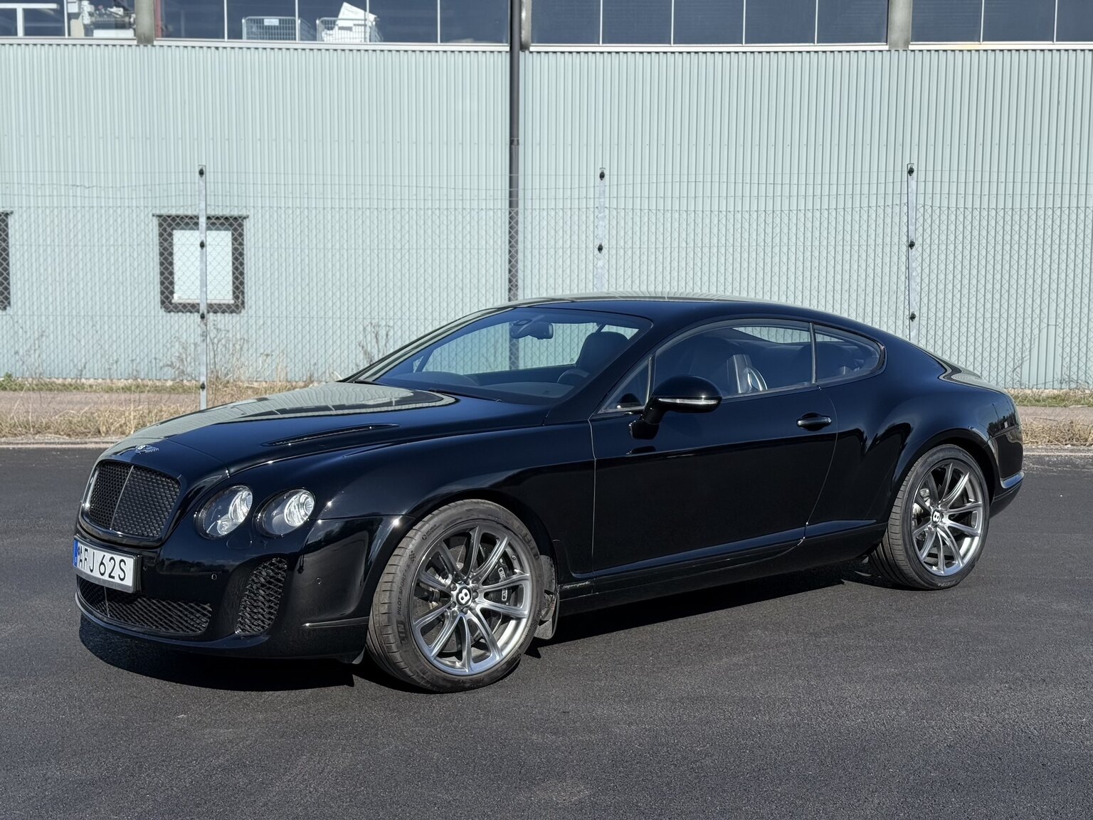 Exteriörbild på 2011 Bentley Continental Supersports