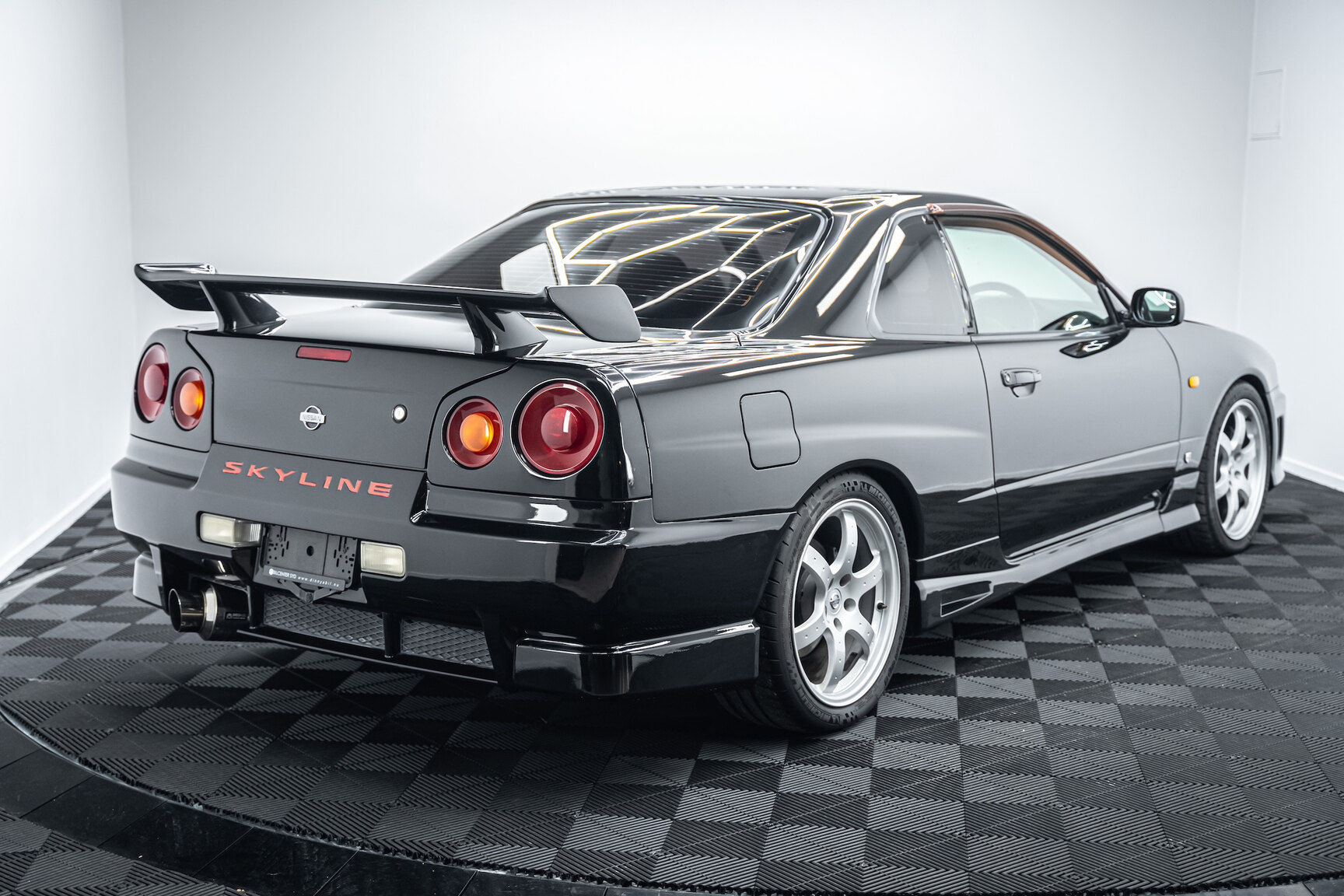 Exteriörbild på 2000 Nissan Skyline R34 GT-T Coupé