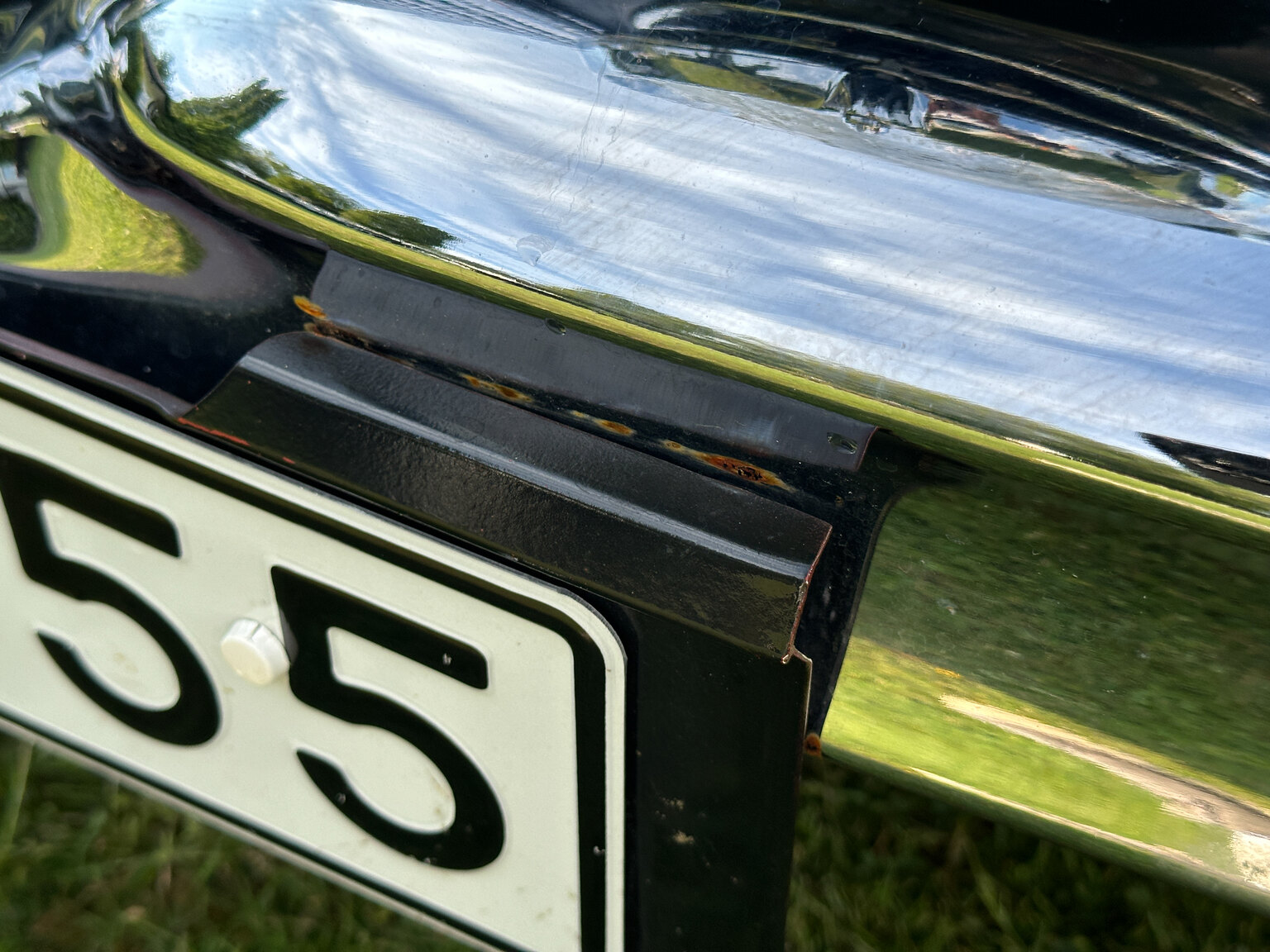 Exterior image of 1965 Daimler 250 V8