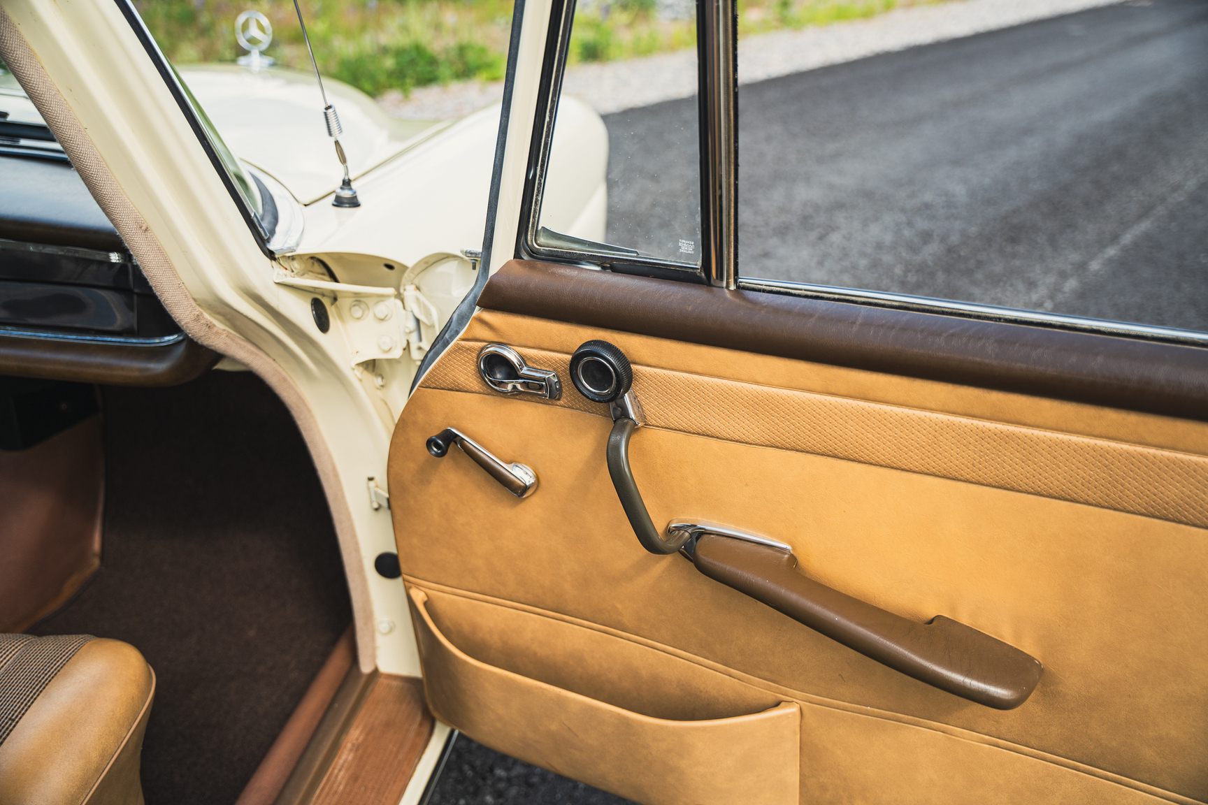 Innenraumfoto von 1966 Mercedes-Benz 200 D "Heckflosse"
