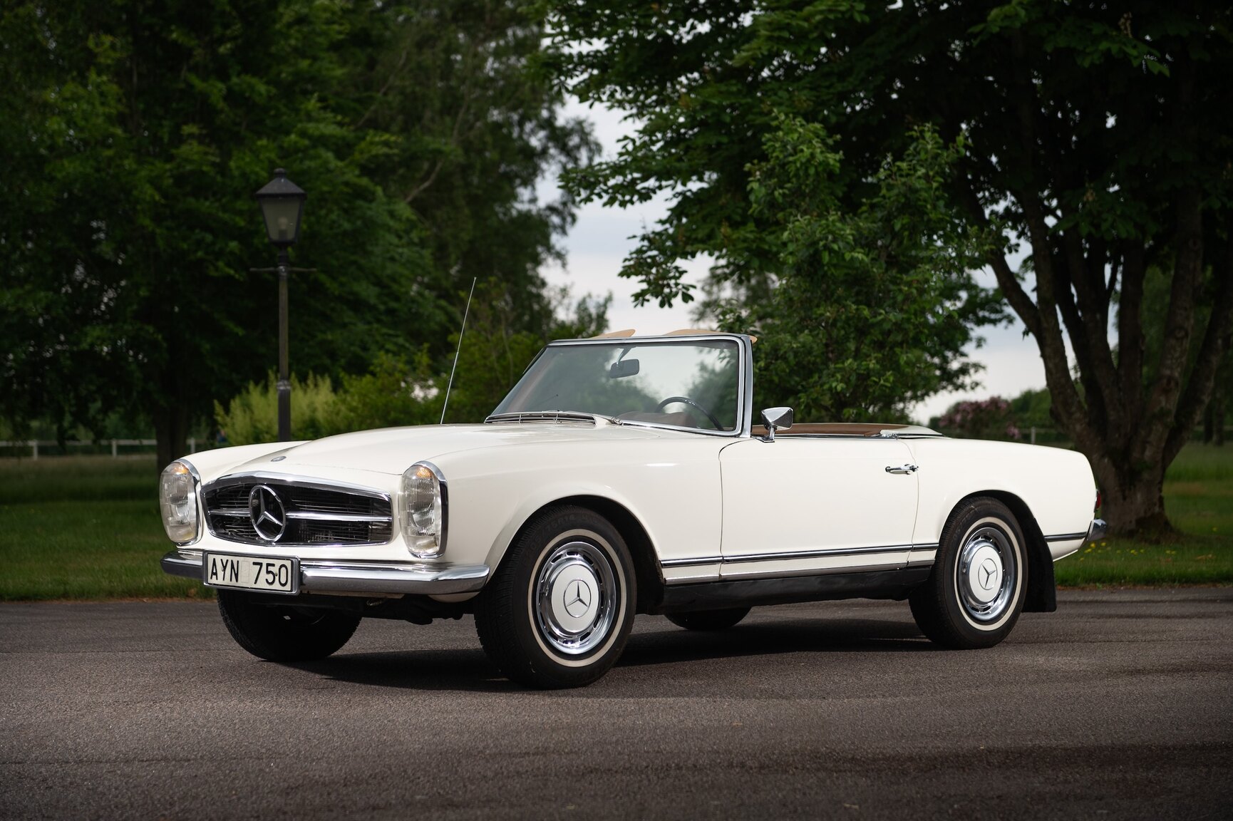 Aussenfoto 1968 Mercedes-Benz 280 SL Pagoda (11)
