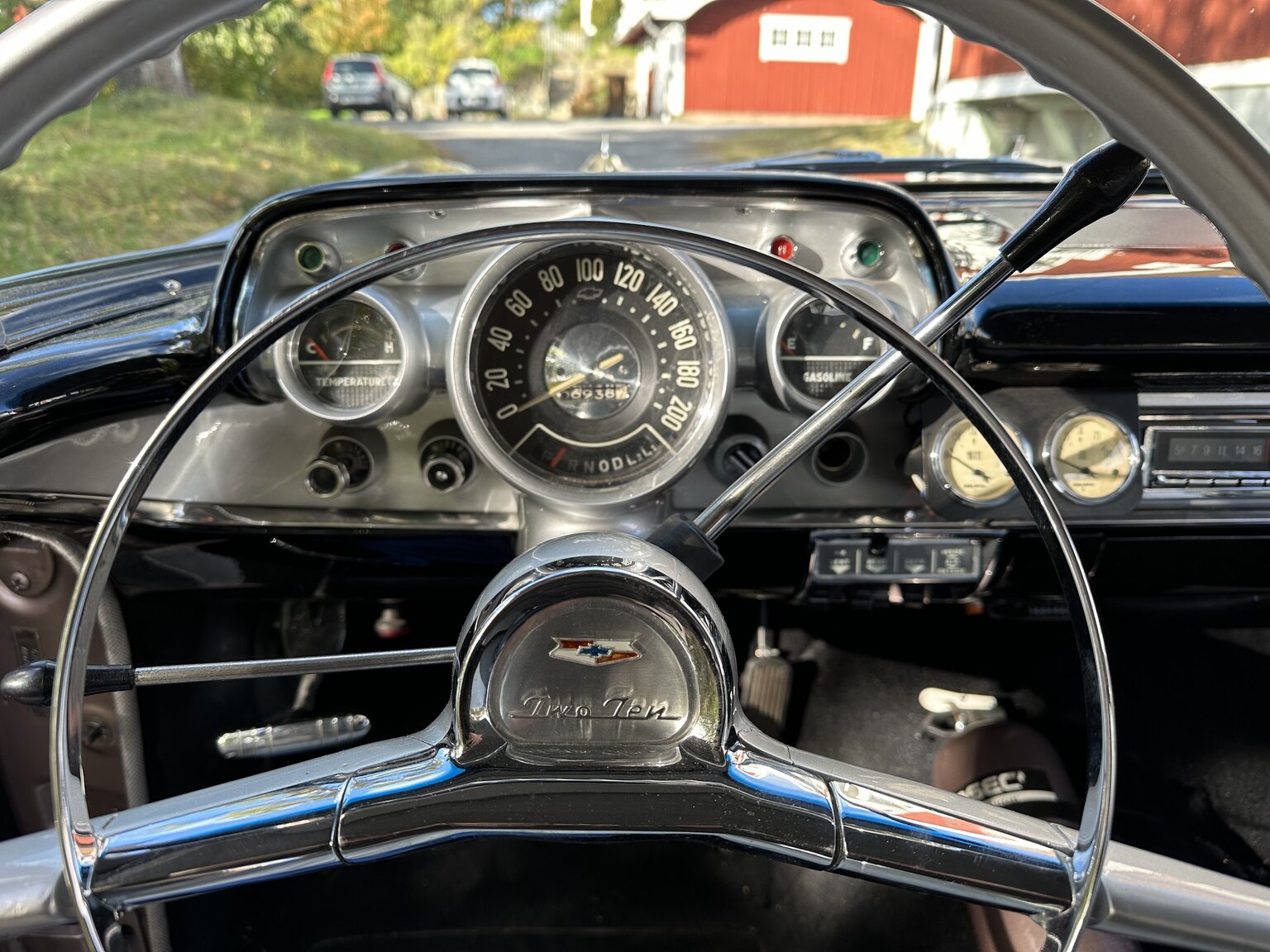 Interiörbild 1957 Chevrolet Two-Ten Restomod (9)