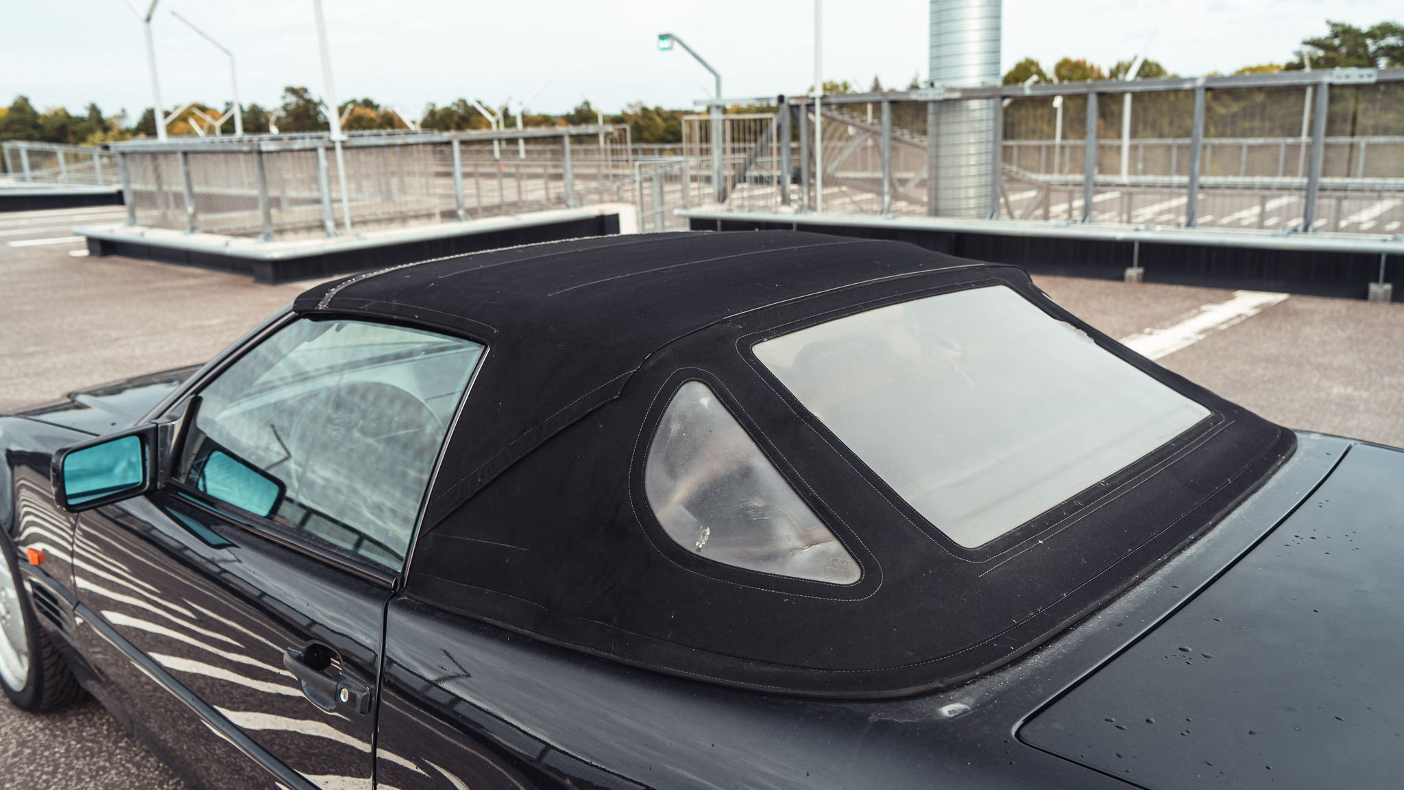 Exterior image of 1994 Mercedes SL320 (R129)  (27)