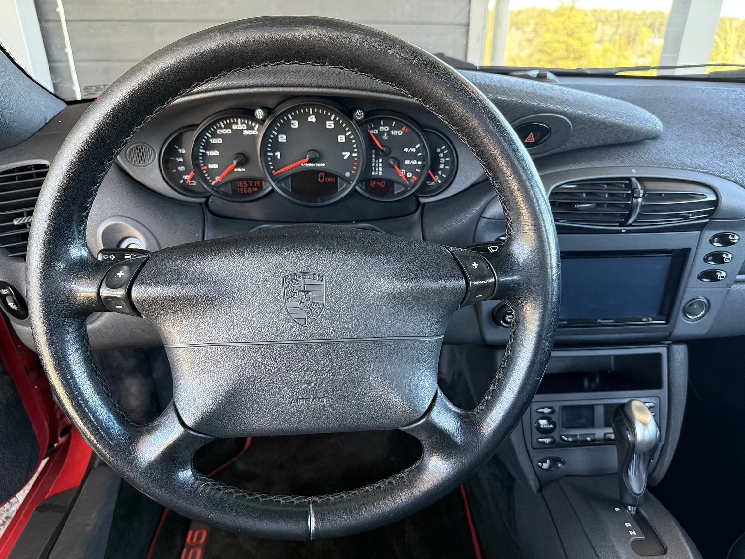 Innenraumfoto von 1998 Porsche 996 Carrera (10)