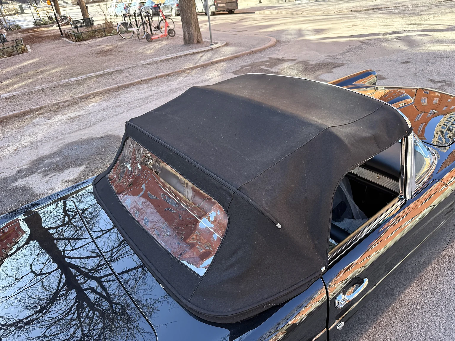 Exterior image of 1955 Ford Thunderbird (24)