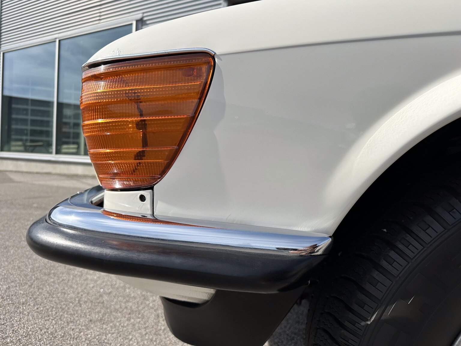 Exteriörbild på 1972 Mercedes-Benz 350 SL