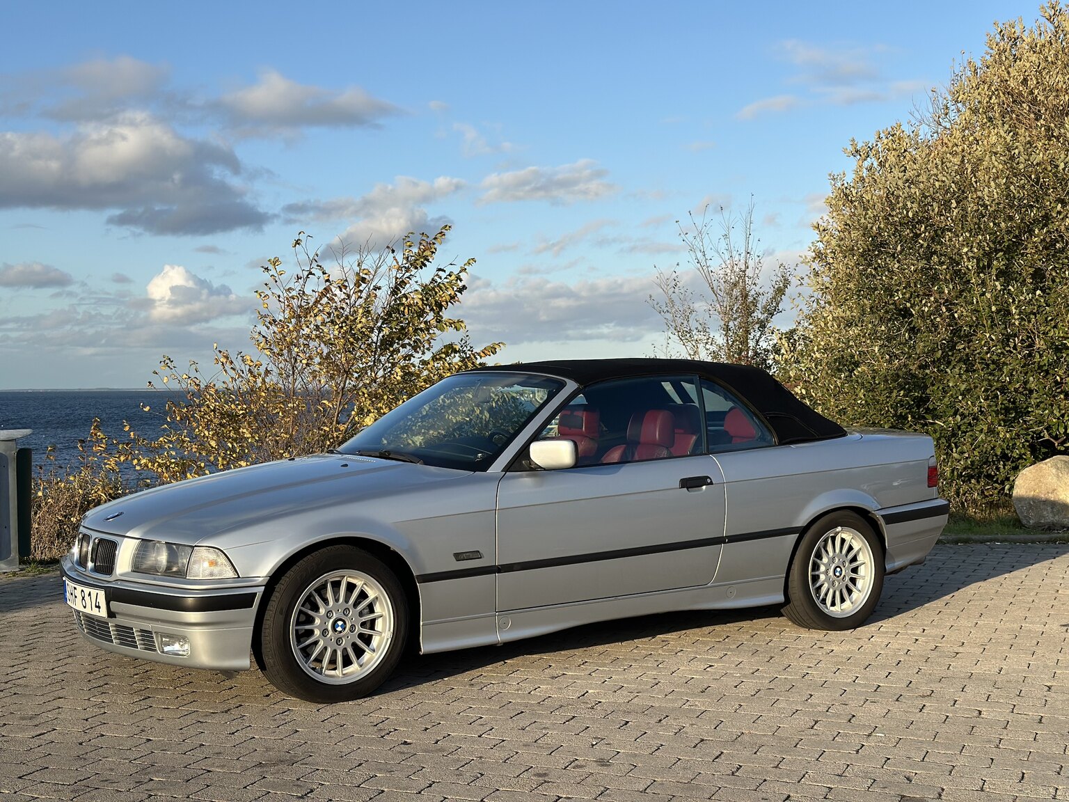 Exteriörbild på 1993 BMW 325i Convertible