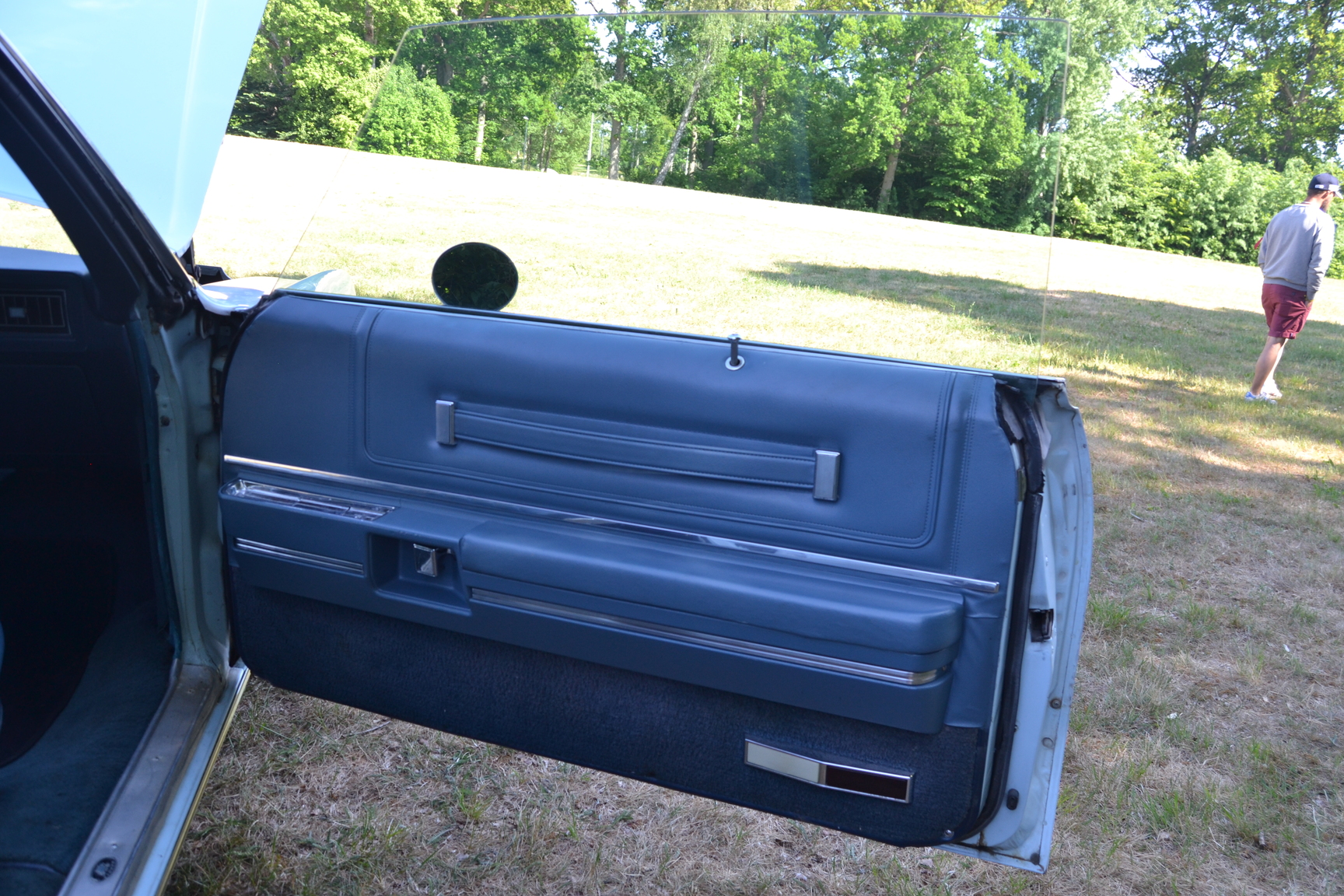 Interior image of 1970 Oldsmobile Ninety eight Convertible (46)