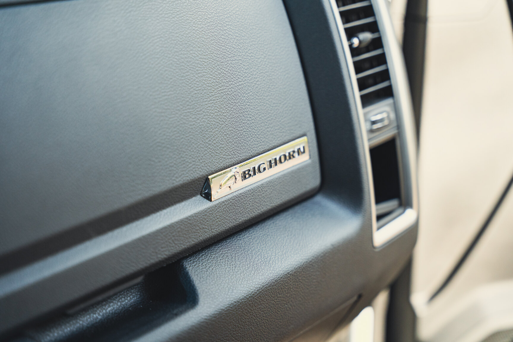 Innenraumfoto von 2017 Dodge Ram 1500 AEV (39)