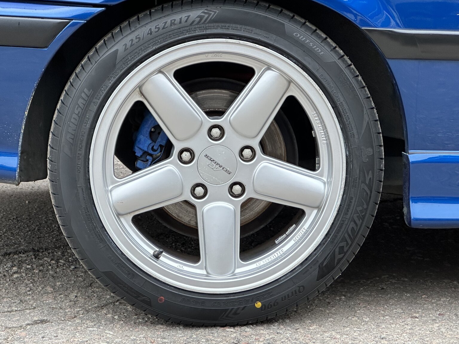 Exterior image of 1996 BMW 328i Coupé E36 M-Sport (17)