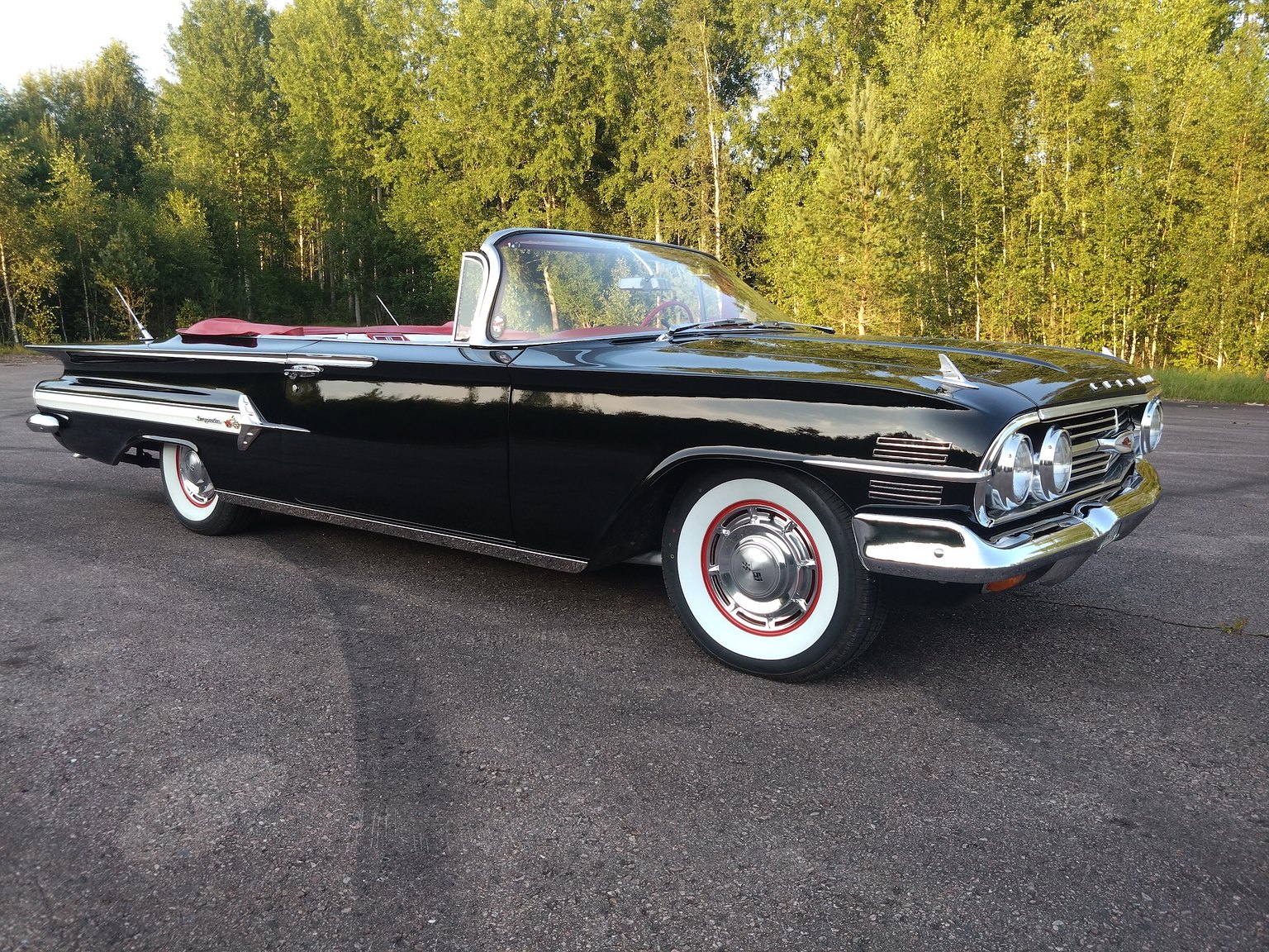 Exterior image of 1960 Chevrolet Impala Cabriolet 5.7 V8 Powerglide