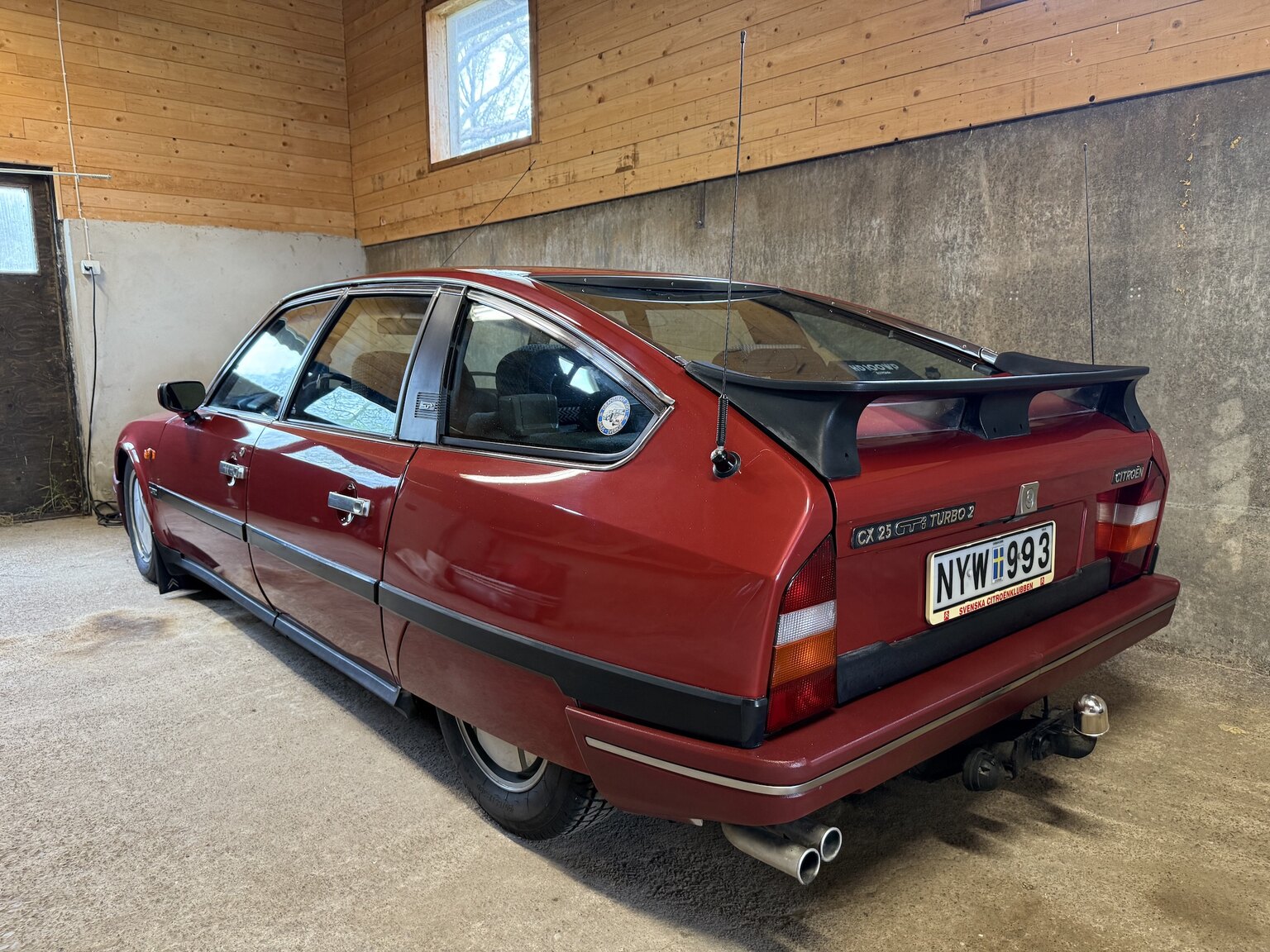 Exterior image of 1988 Citroën CX 25 2.5 GTi Turbo II