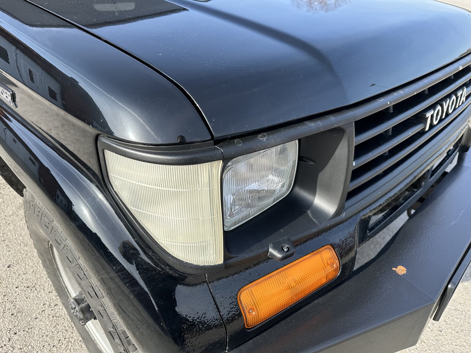 Exterior image of 1993 Toyota Land Cruiser Serie 70