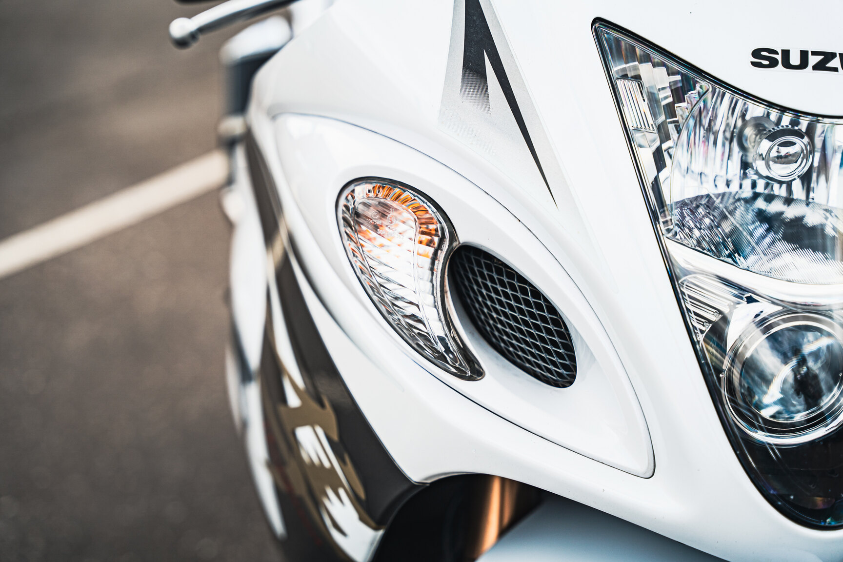 Exteriörbild på 2013 Suzuki GSX1300R Hayabusa