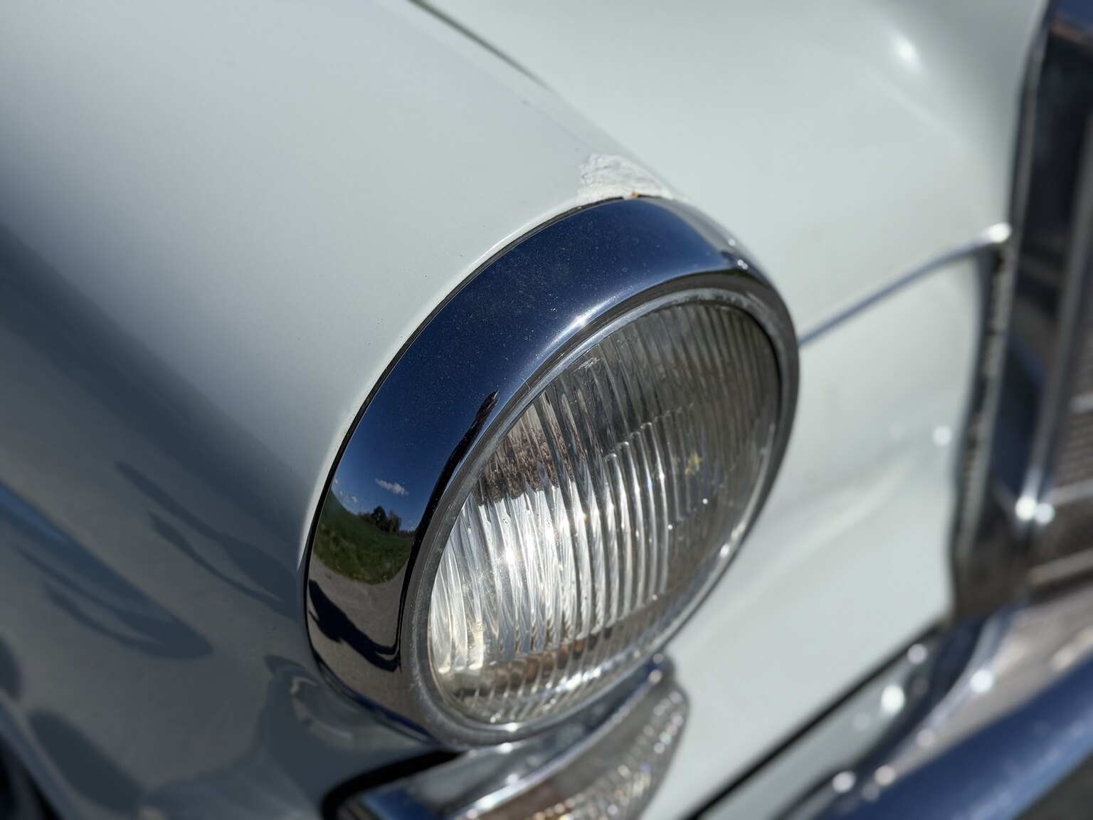 Exterior image of 1967 Mercedes-Benz 230 Safari