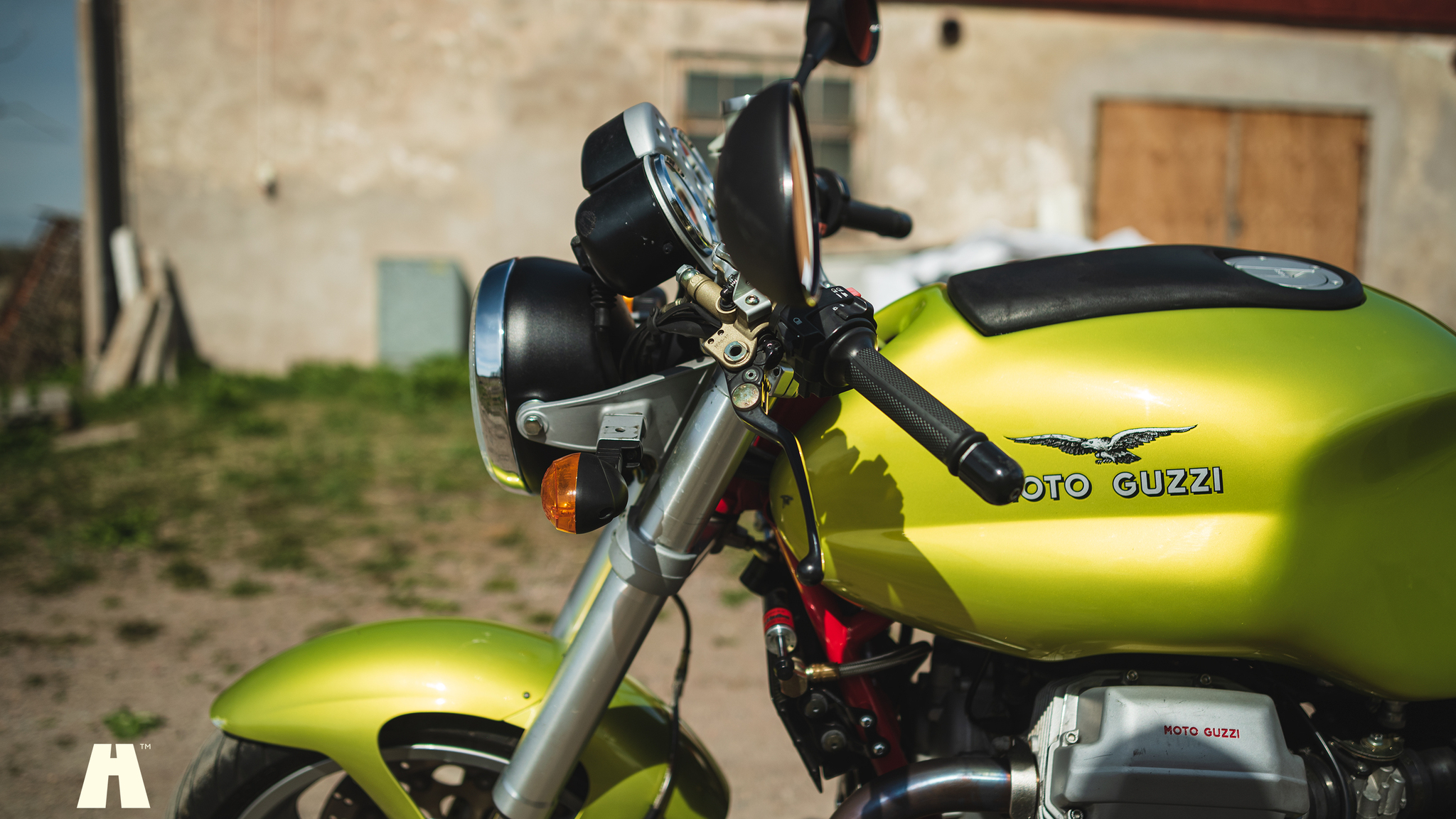 Exterior image of 2002 Moto Guzzi V11 Sport (22)