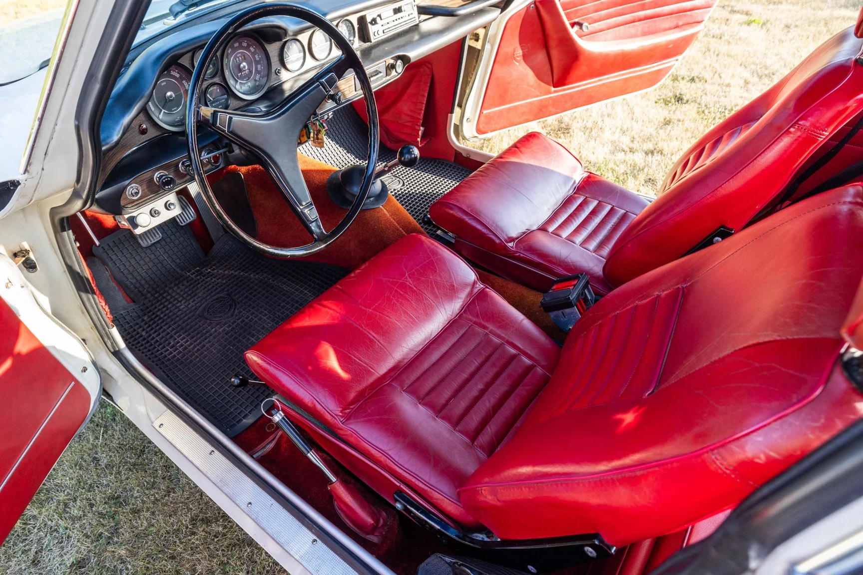Innenraumfoto von 1970 Volvo 1800E (1)