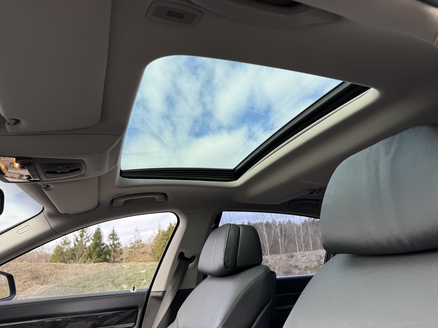 Interior image of 2009 BMW 750Li