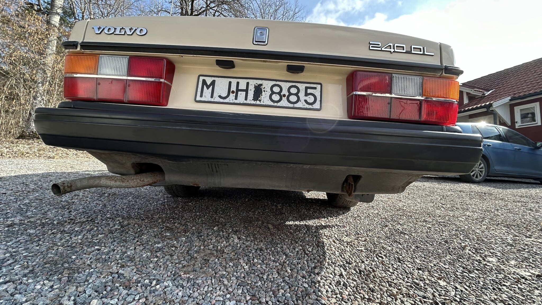 Exterior image of 1987 Volvo 244