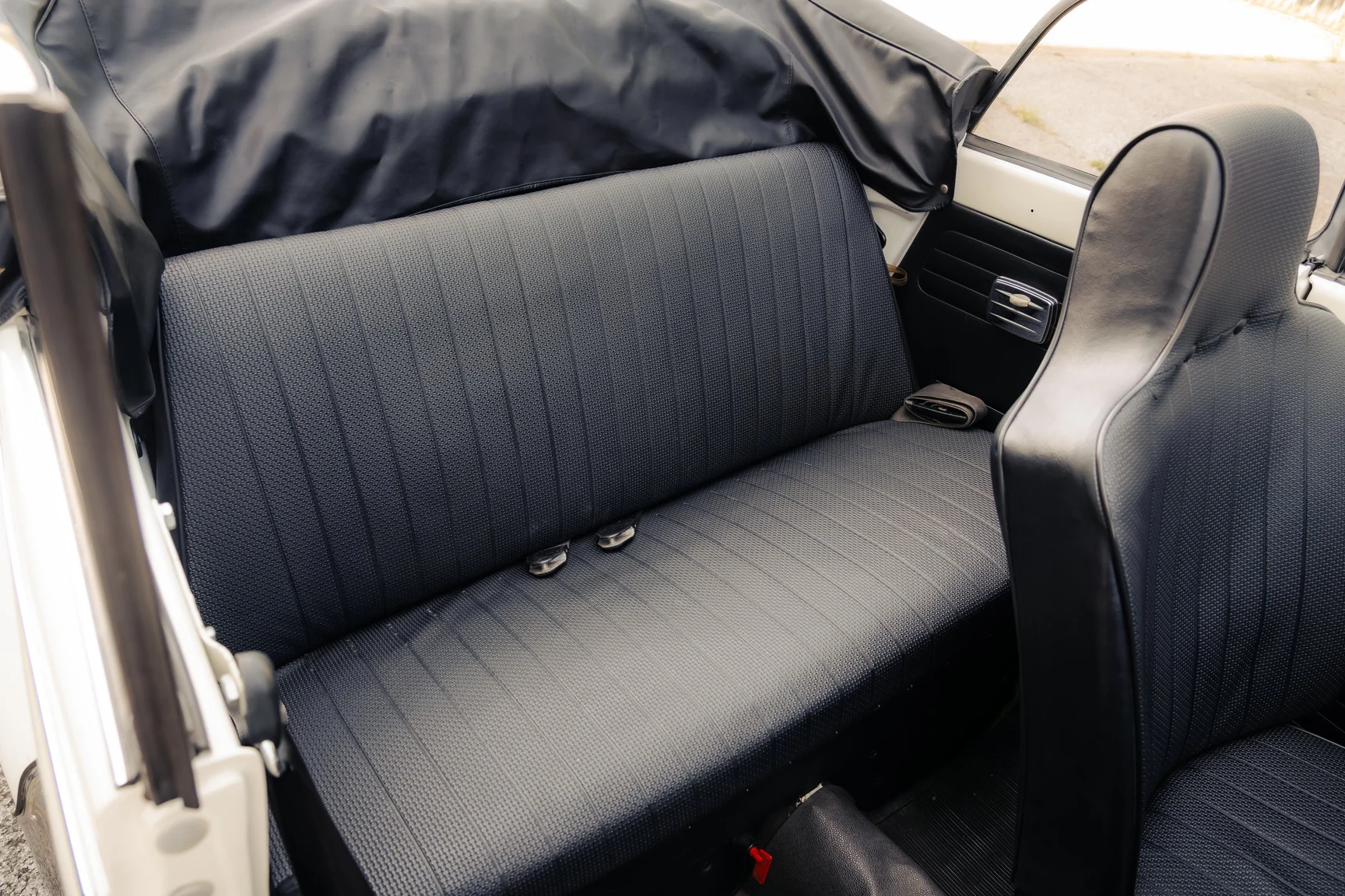 Interior image of 1972 Volkswagen 1302 S Cabriolet (30)
