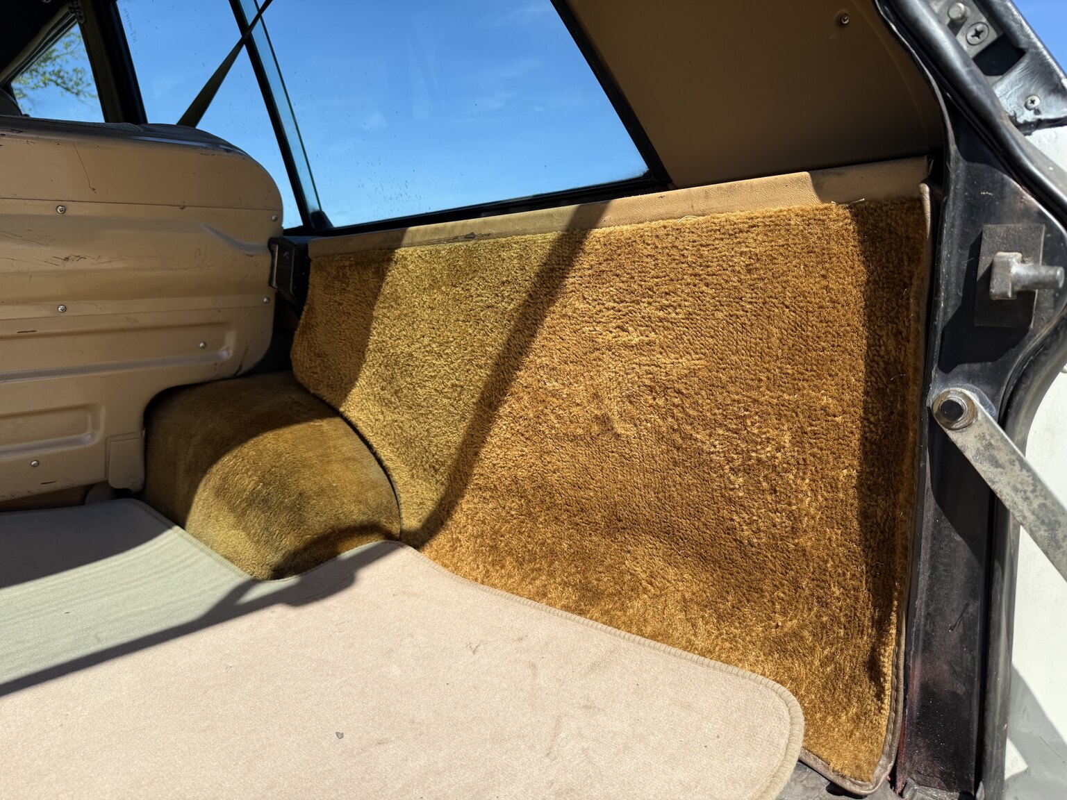 Interior image of 1985 Land Rover Range Rover 3.5 V8