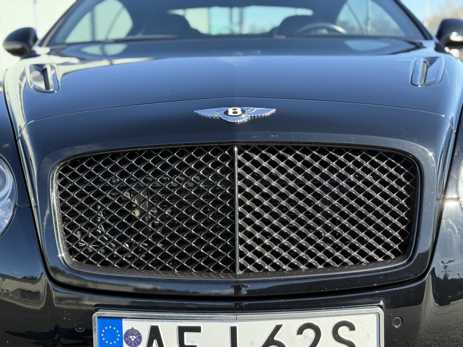 Exteriörbild på 2011 Bentley Continental Supersports