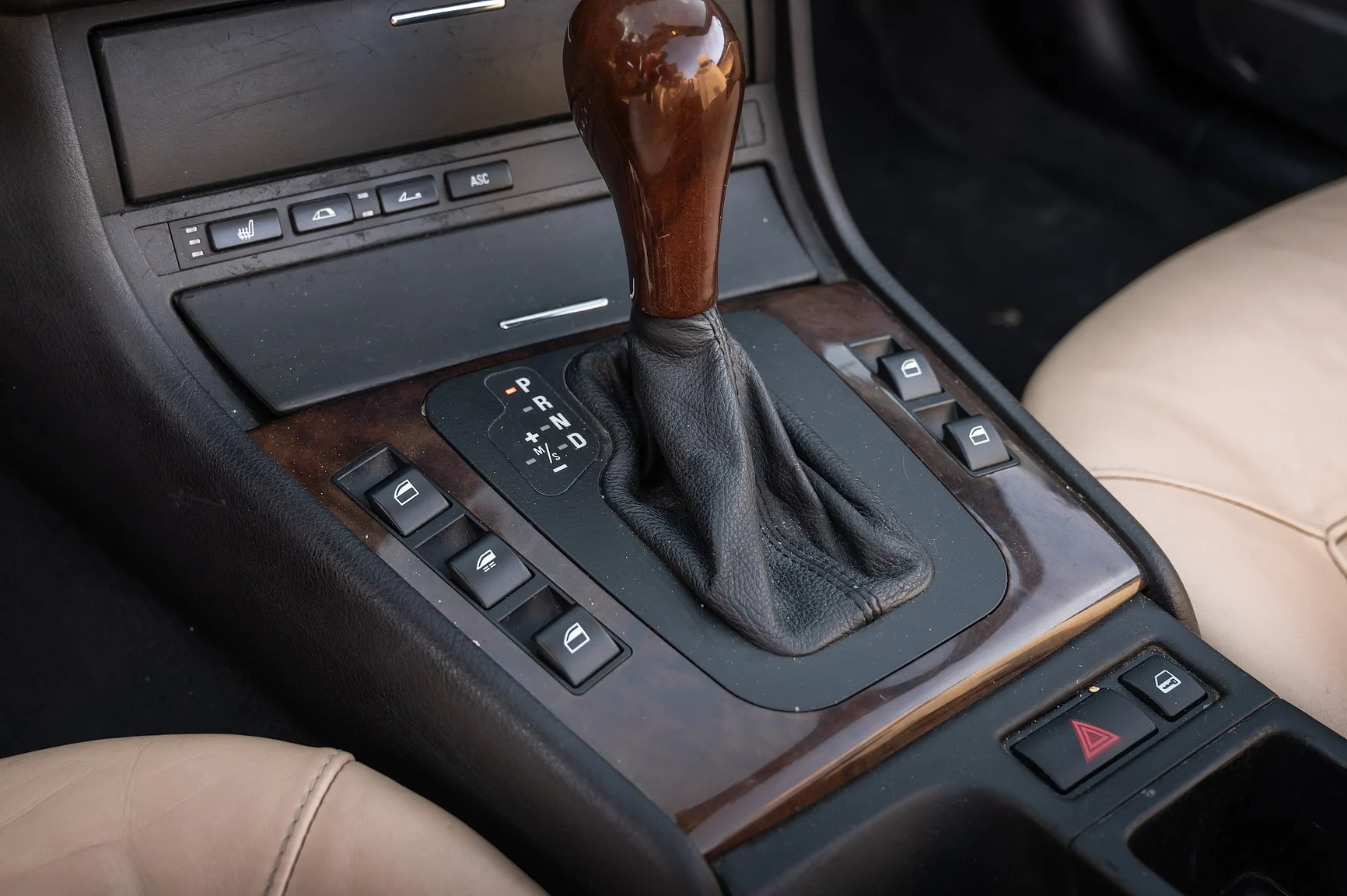Interiörbild 2001 BMW 330 Ci (37)