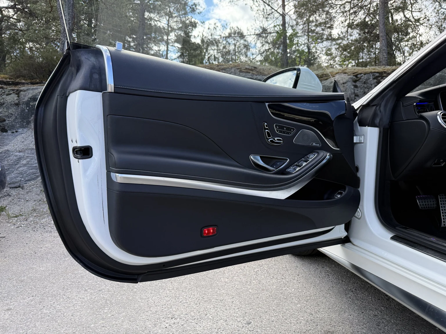 Innenraumfoto von 2016 Mercedes-Benz S 63 AMG 4MATIC (2)