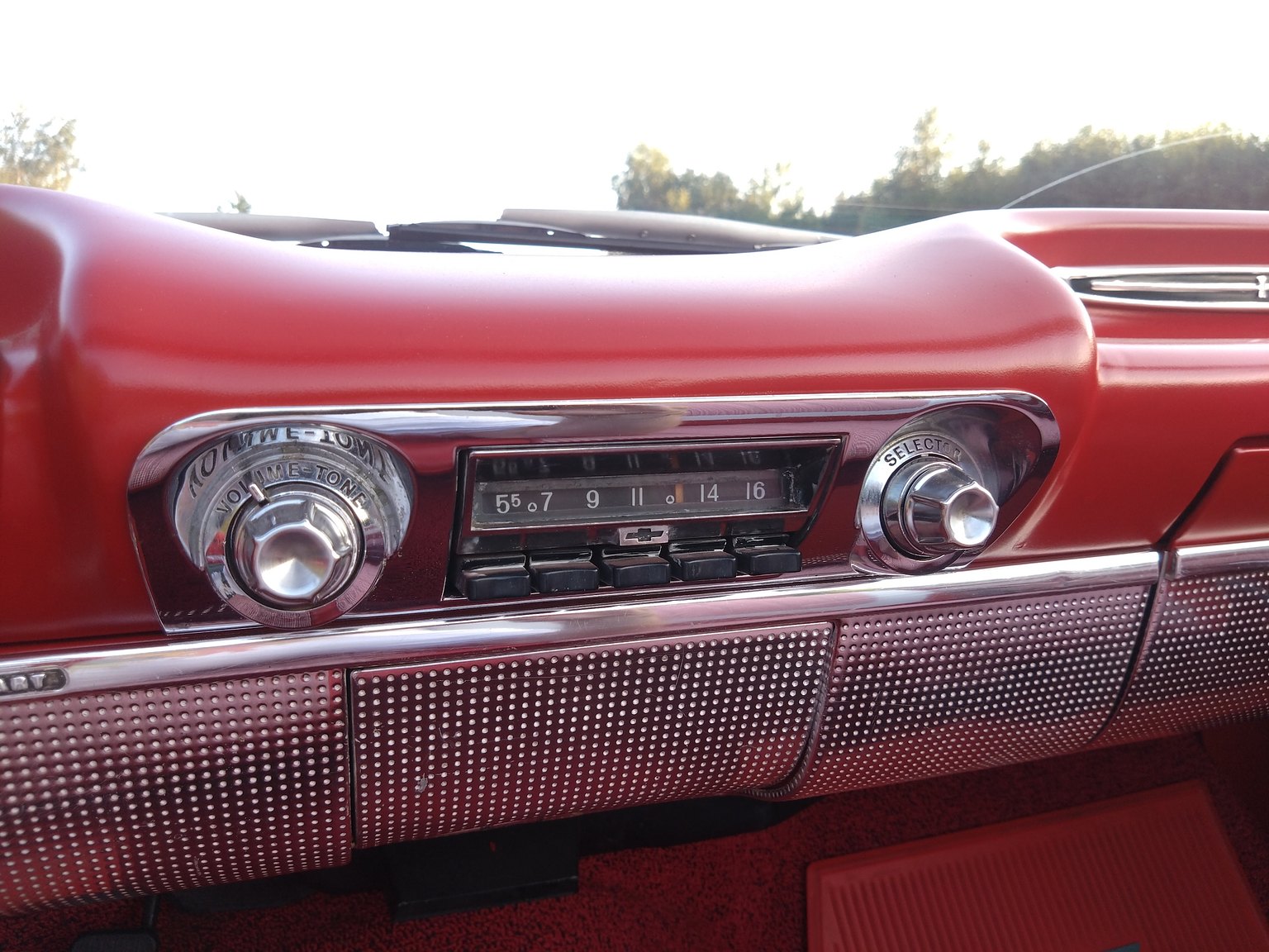 Interior image of 1960 Chevrolet Impala Cabriolet 5.7 V8 Powerglide