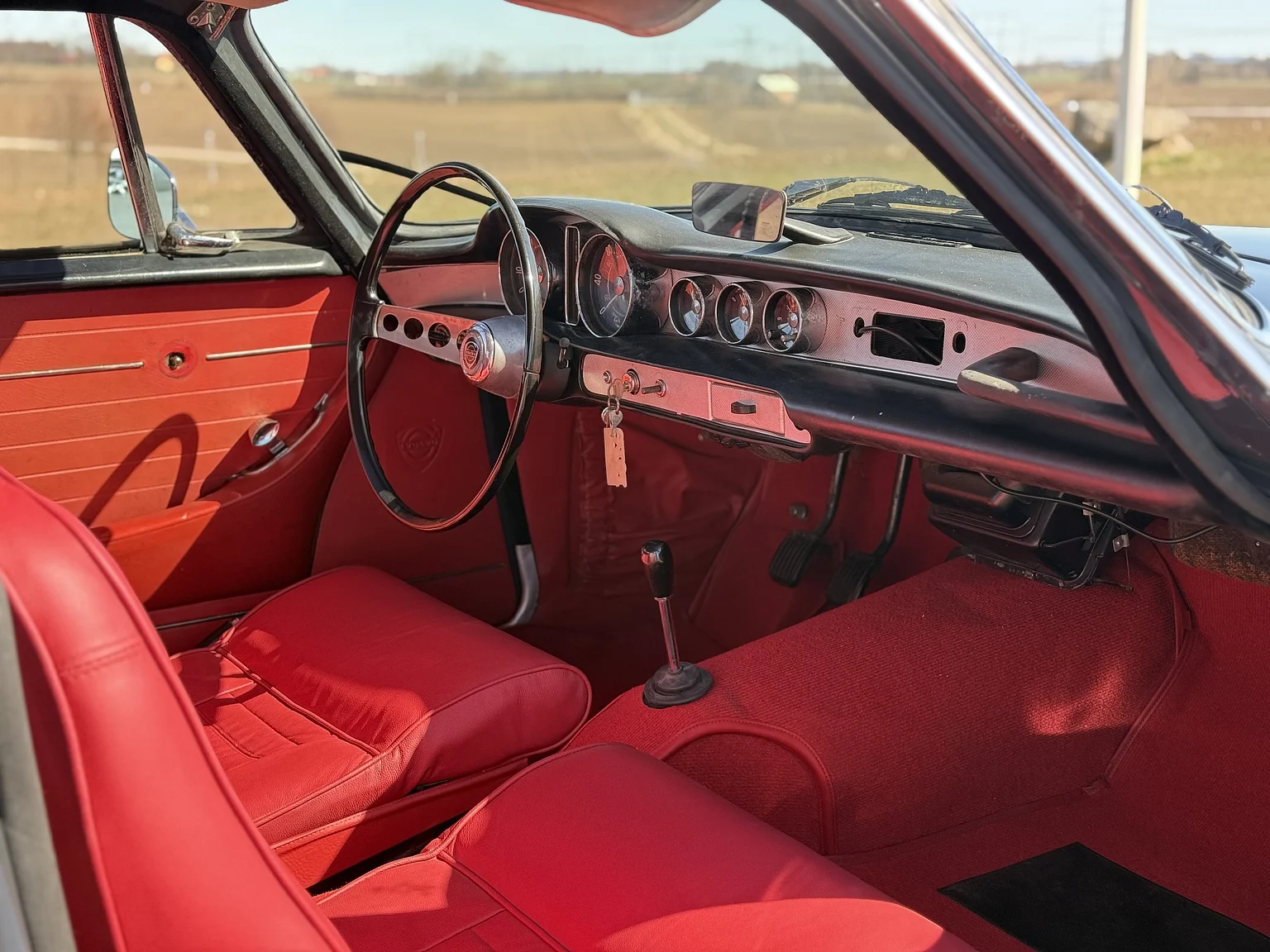 Innenraumfoto von 1966 Volvo P 1800S (36)