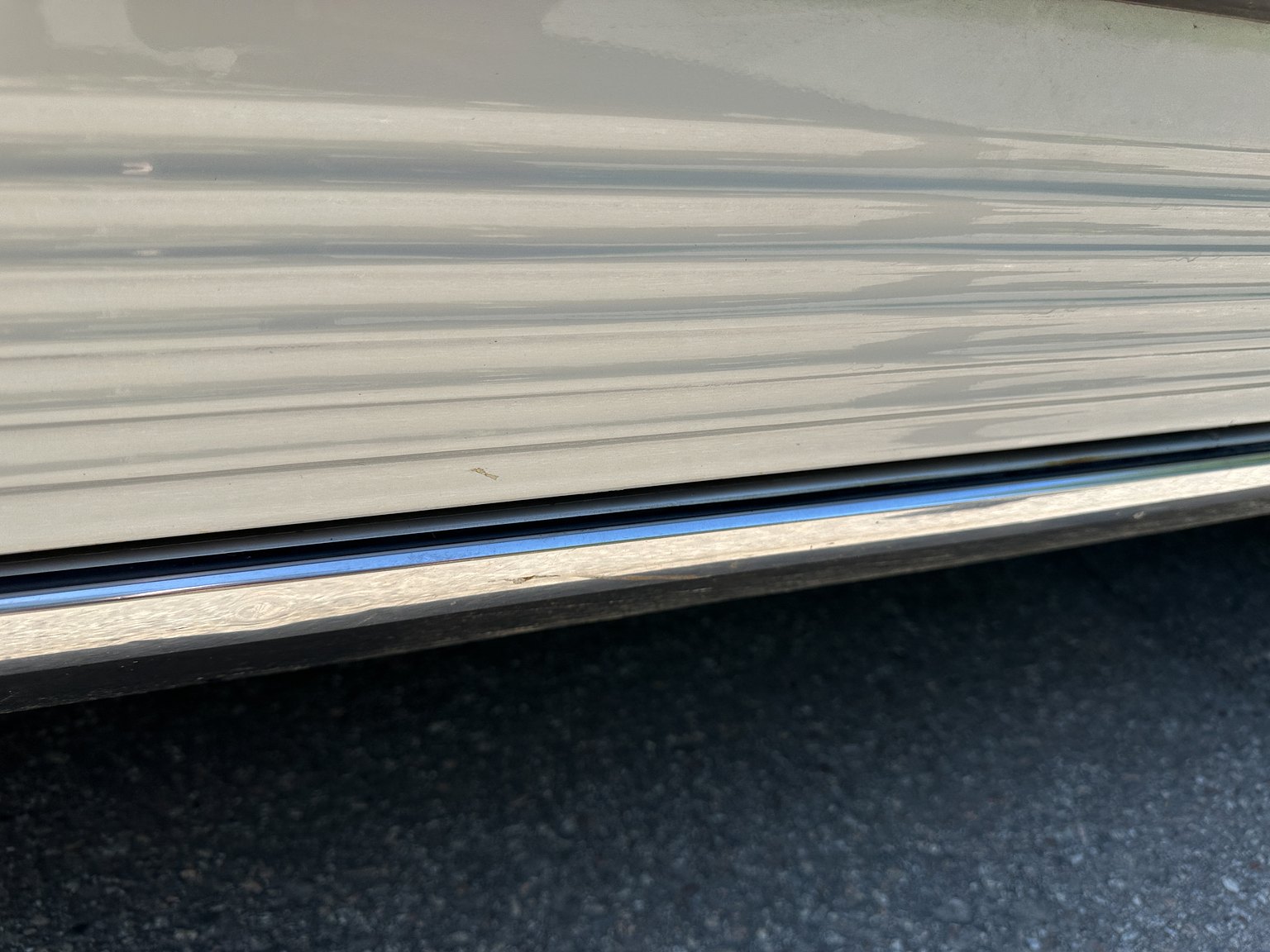 Exterior image of 1972 Mercedes-Benz 350 SL