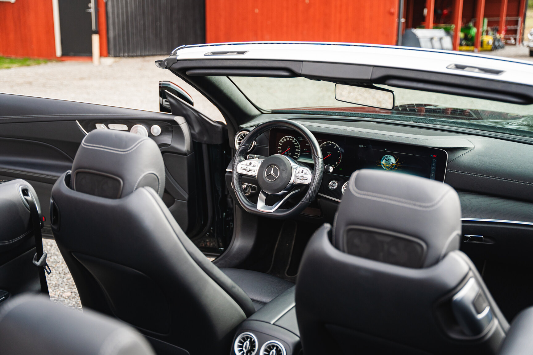 Interiörbild 2019 Mercedes-Benz E300 Cabriolet