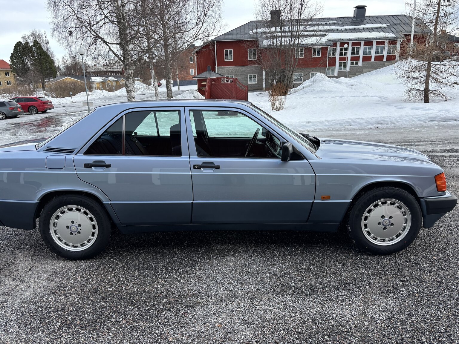 Exteriörbild på 1992 Mercedes-Benz 190 D