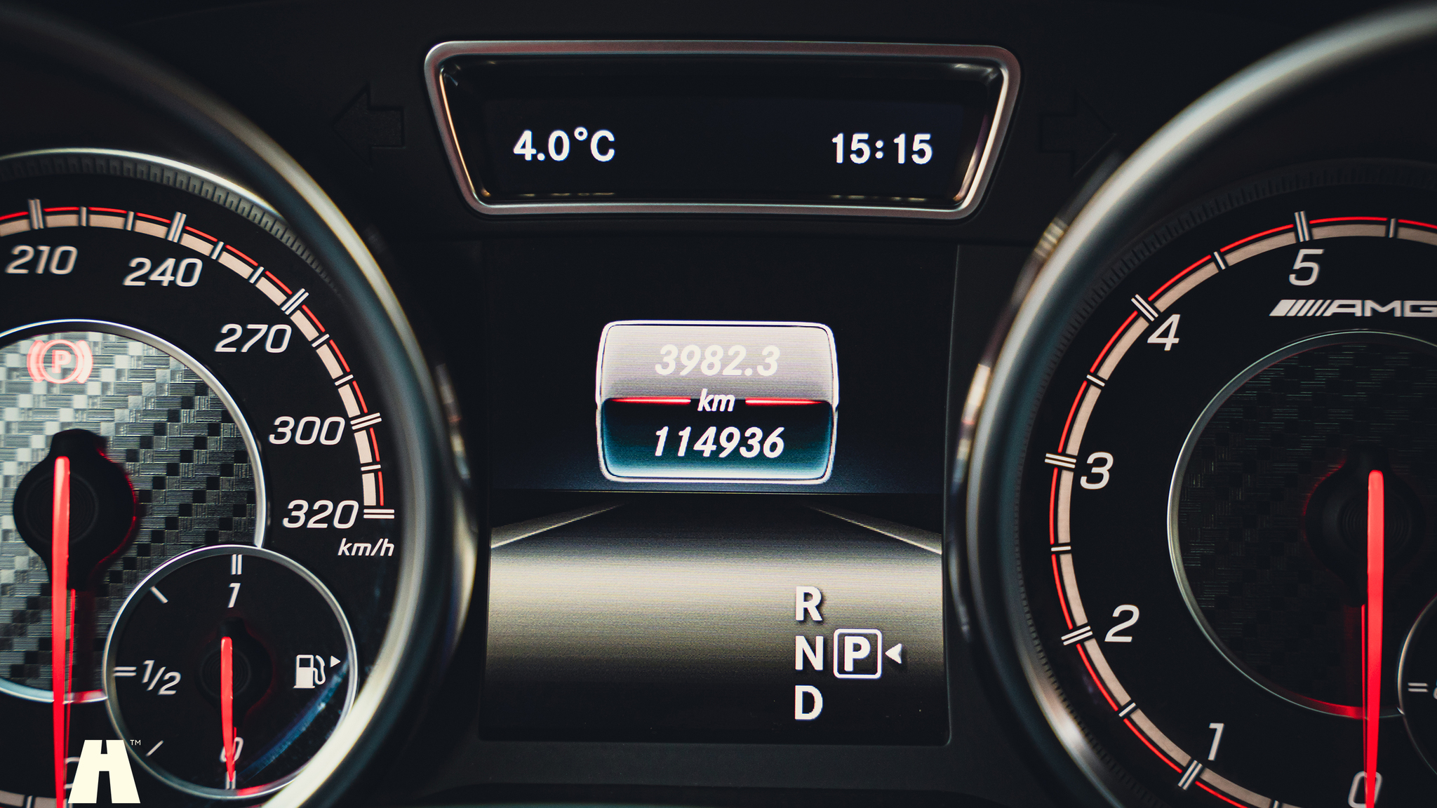 Innenraumfoto von 2017 Mercedes-Benz GLS 63 AMG (29)