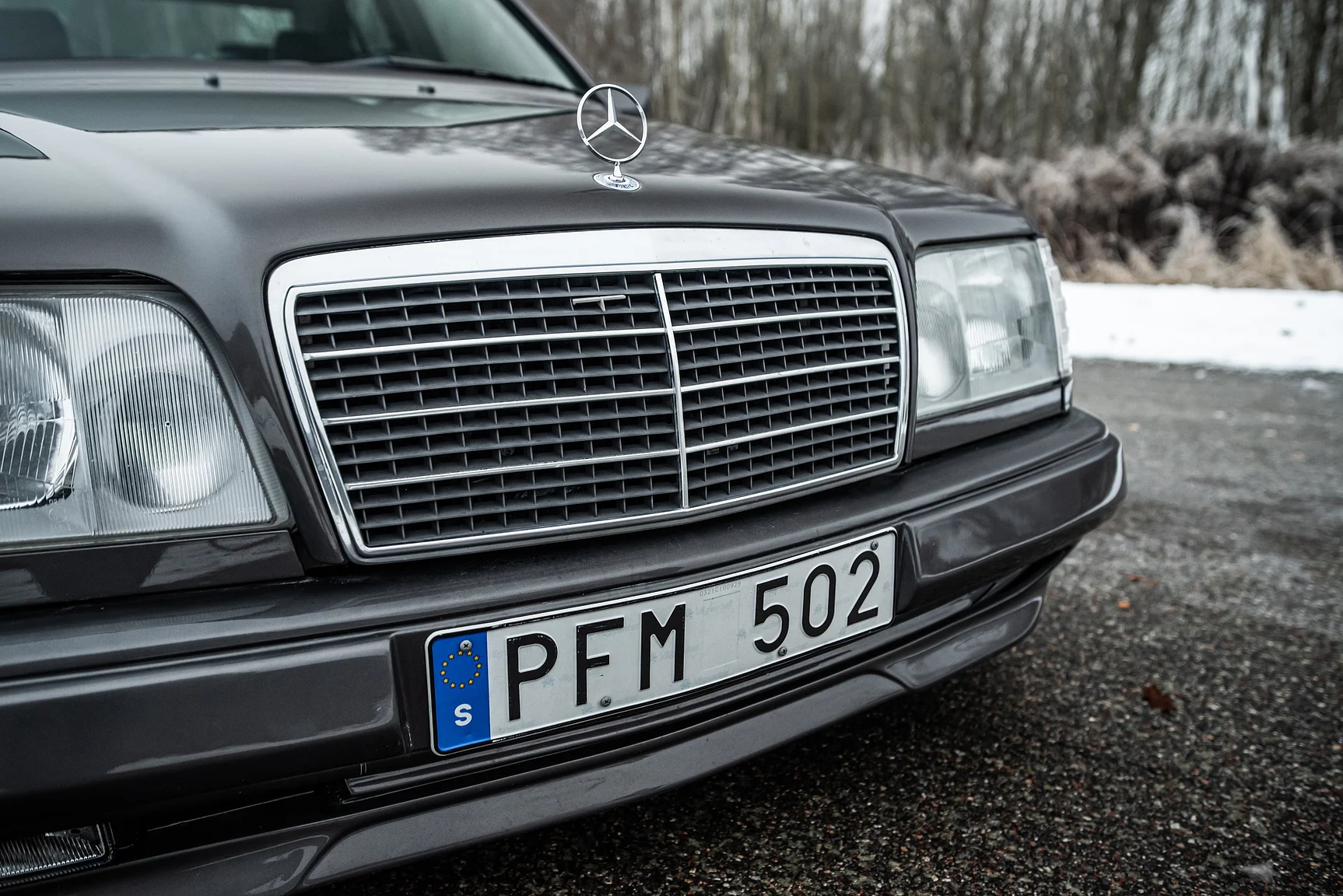 Exterior image of 1993 Mercedes-Benz E 320 "AMG" (24)