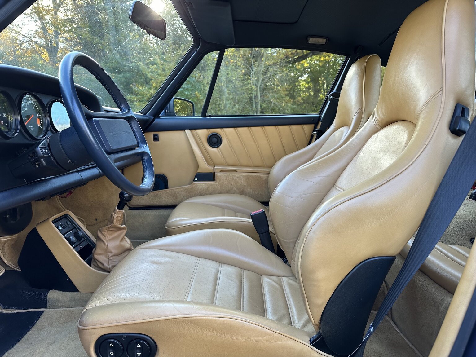 Interiörbild 1986 Porsche 911 Carrera 3.2