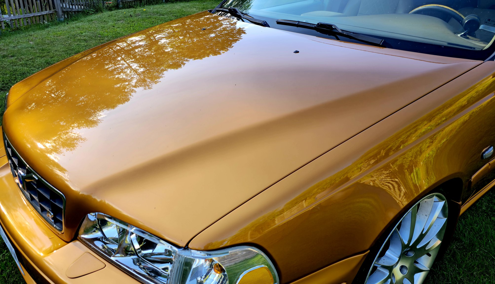 Exterior image of 1998 Volvo V70 R 2.3 T Automatisk