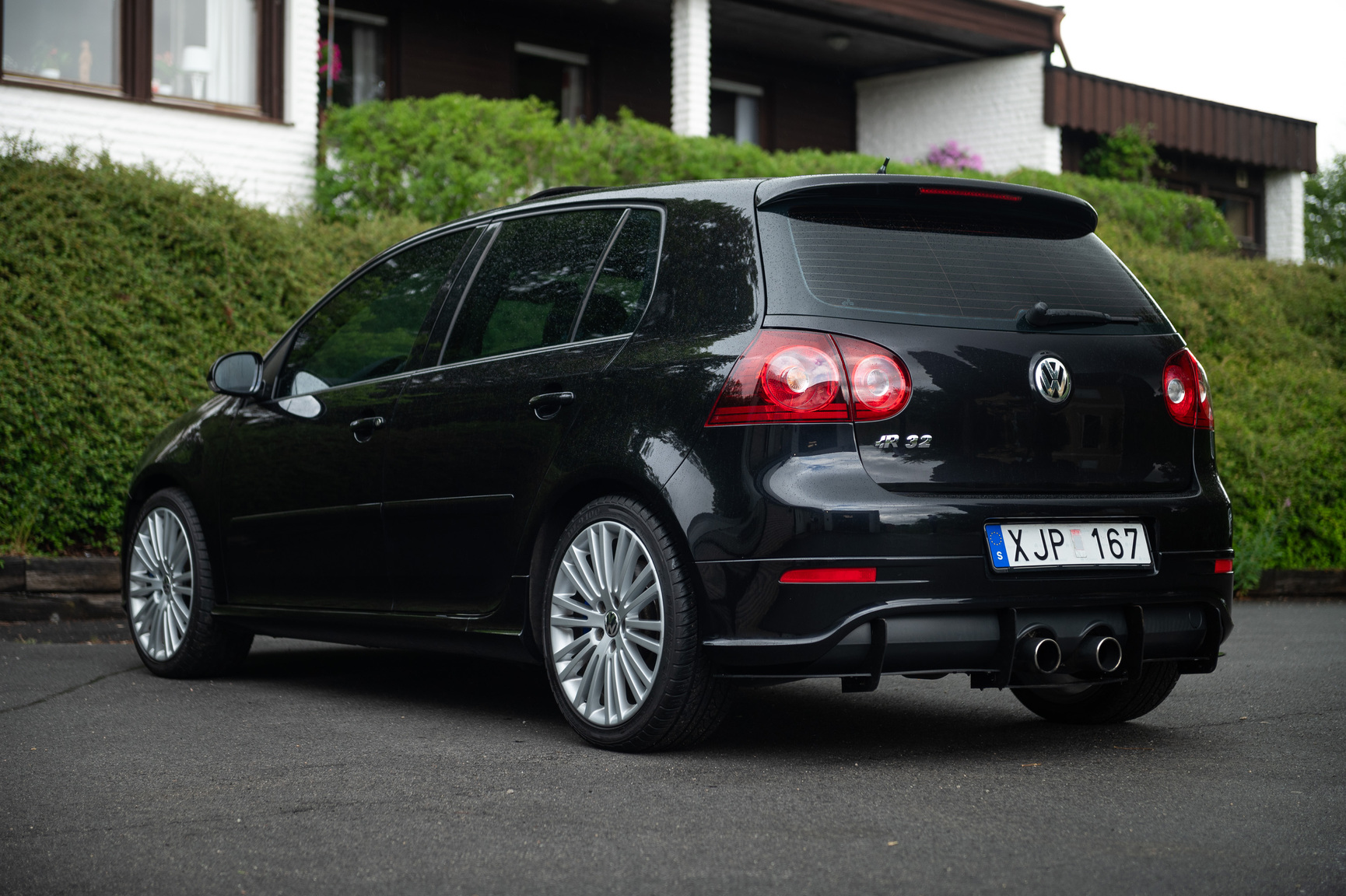 Exteriörbild på 2006 Volkswagen Golf R32 (6)
